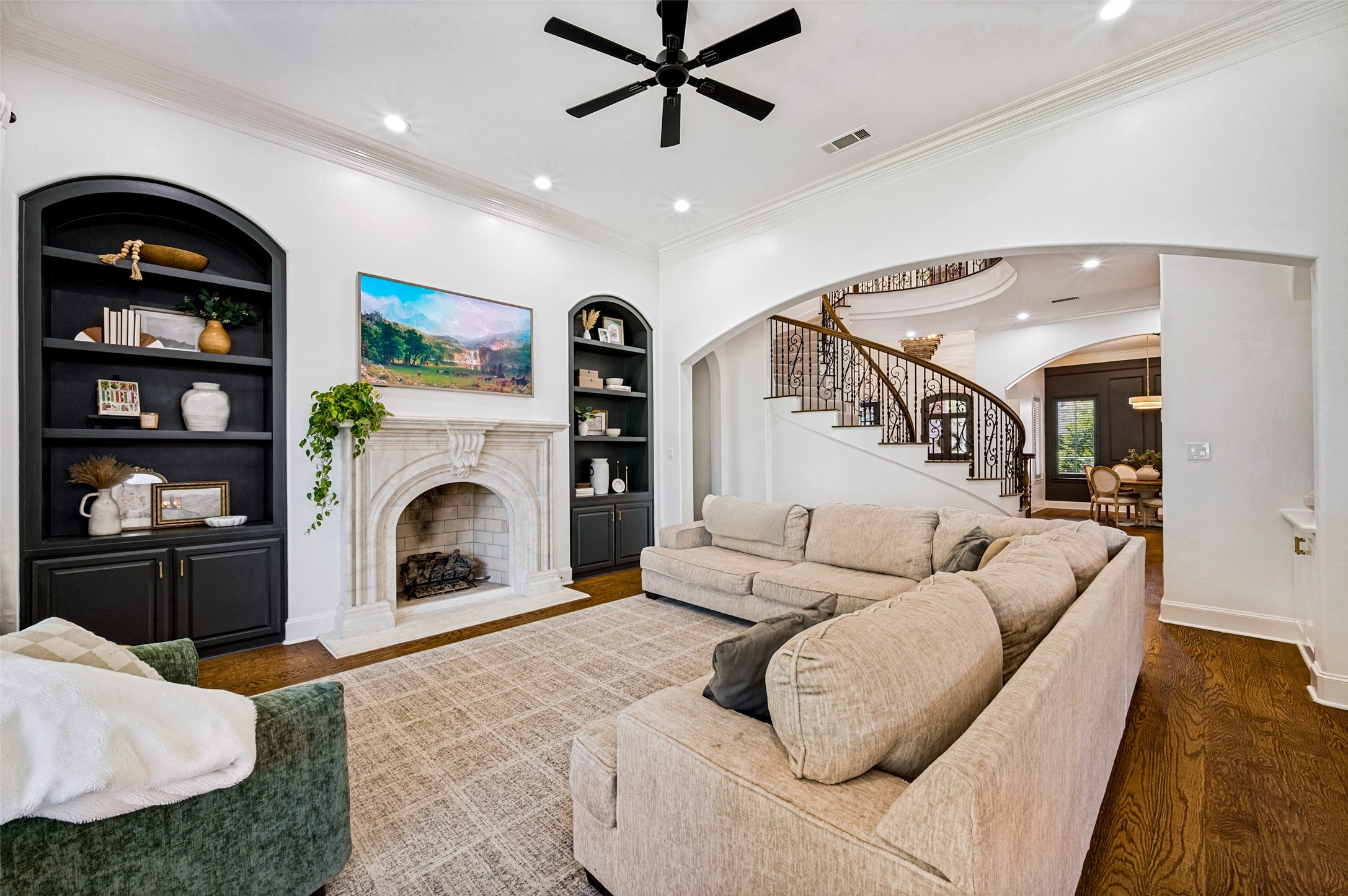 5902 Arrowhead Drive