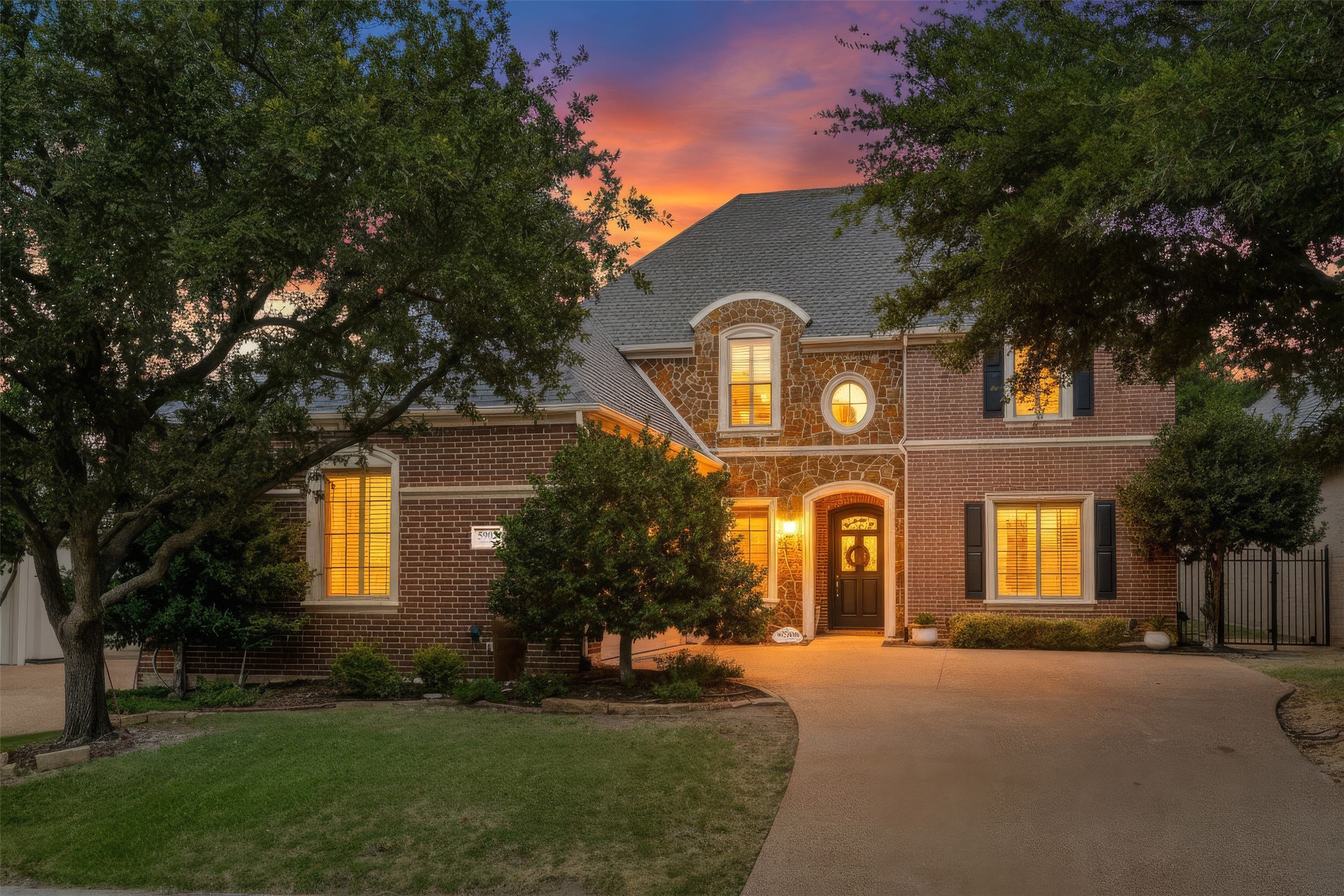 5902 Arrowhead Drive