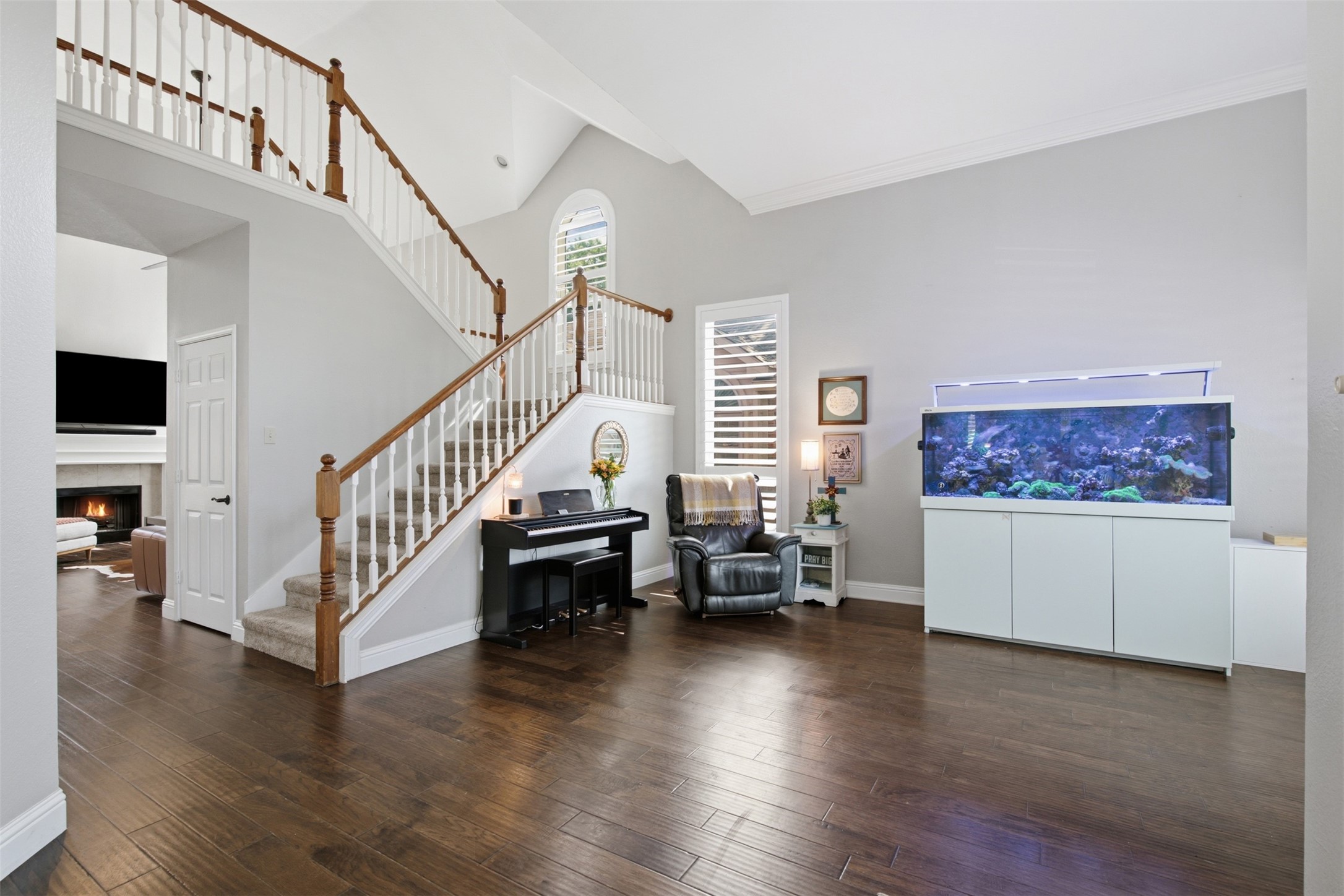 1716 Marian Lane