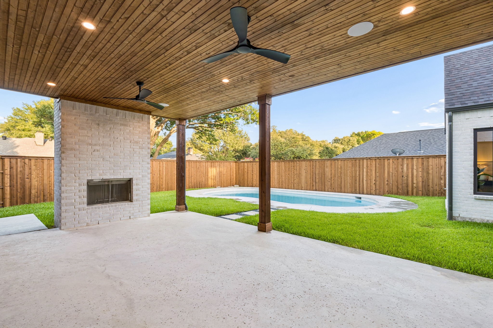 16834 Mossy Oak Drive