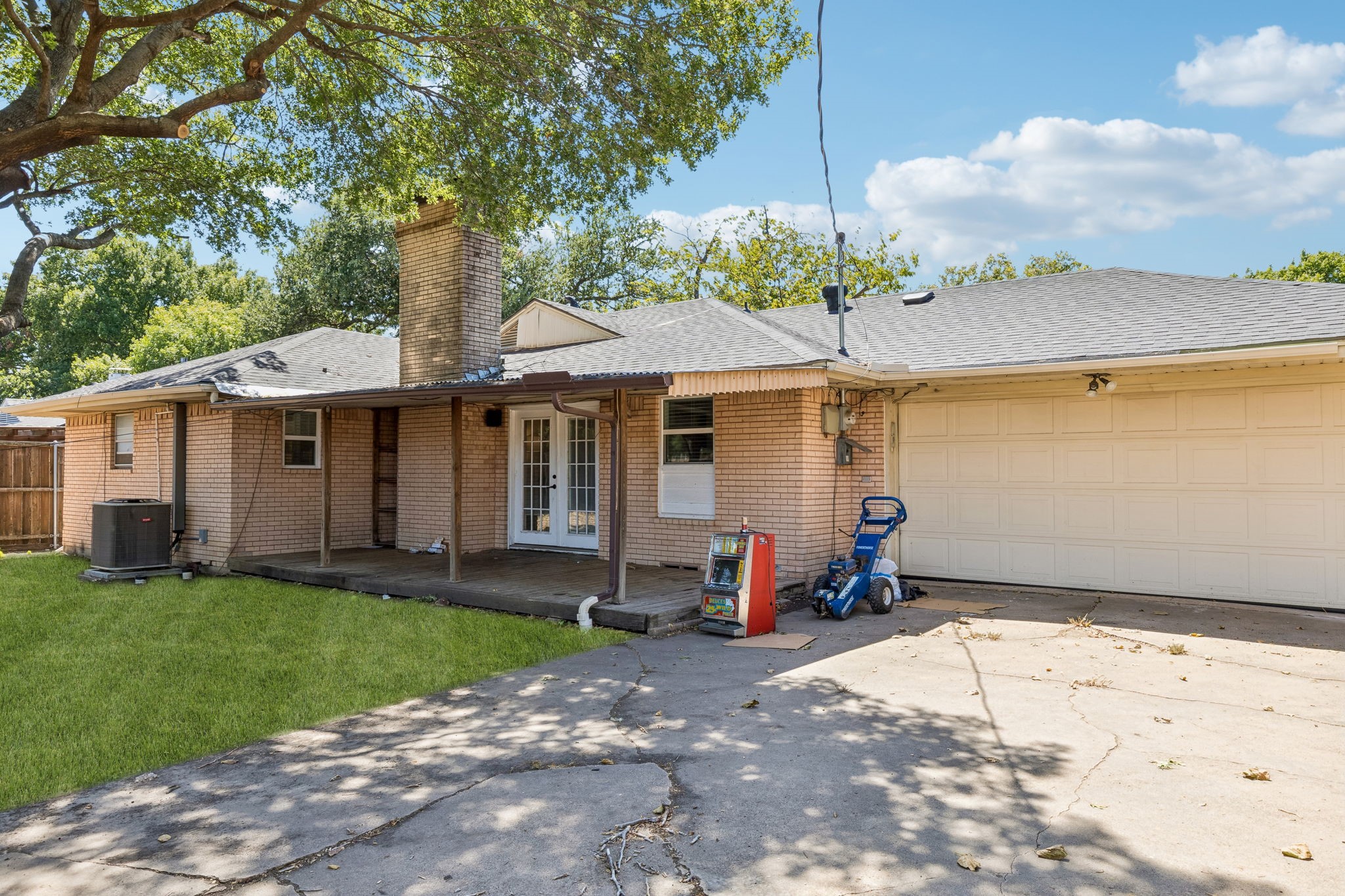104 N Weatherred Drive