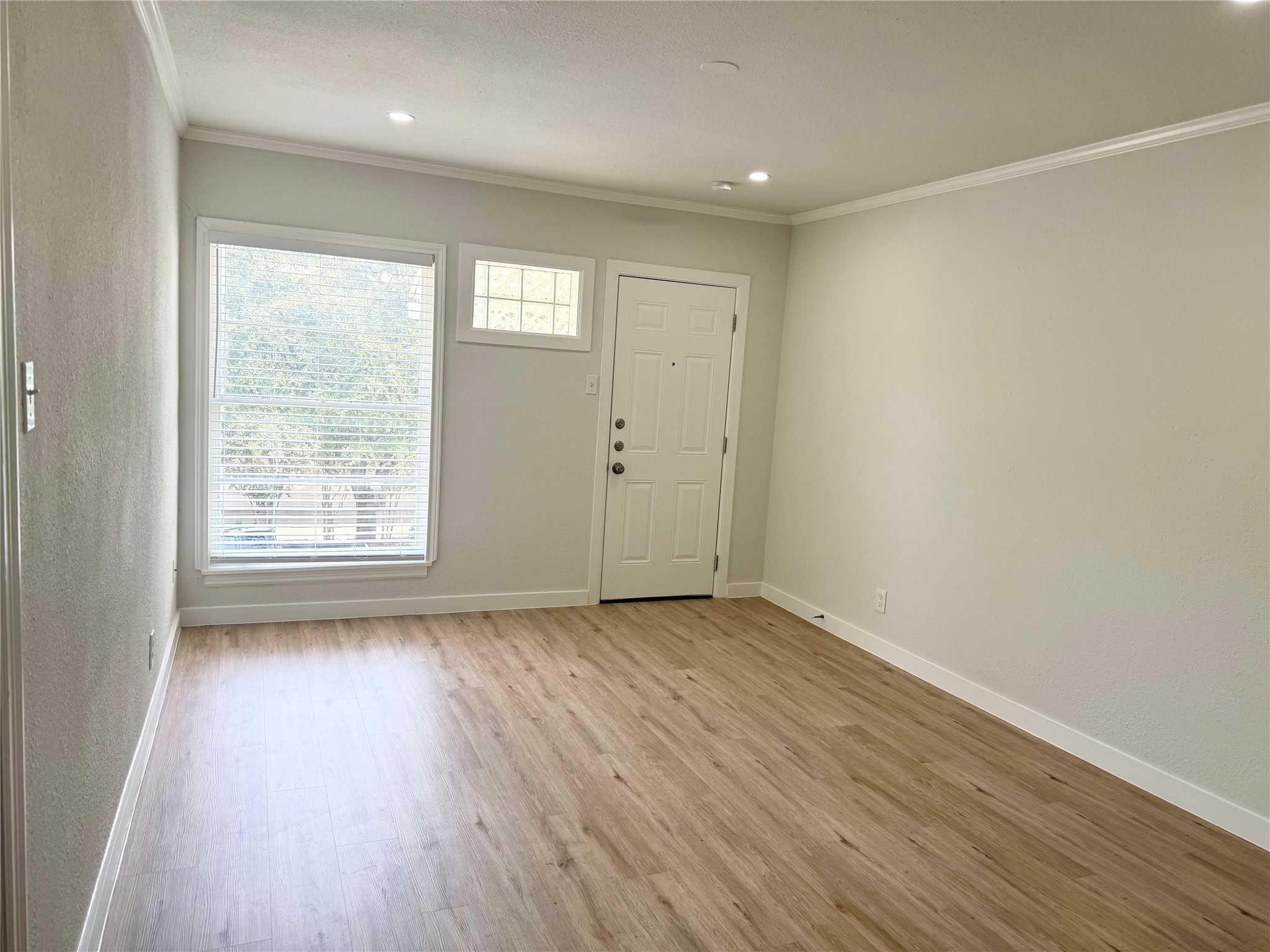 4101 Douglas Avenue 204
