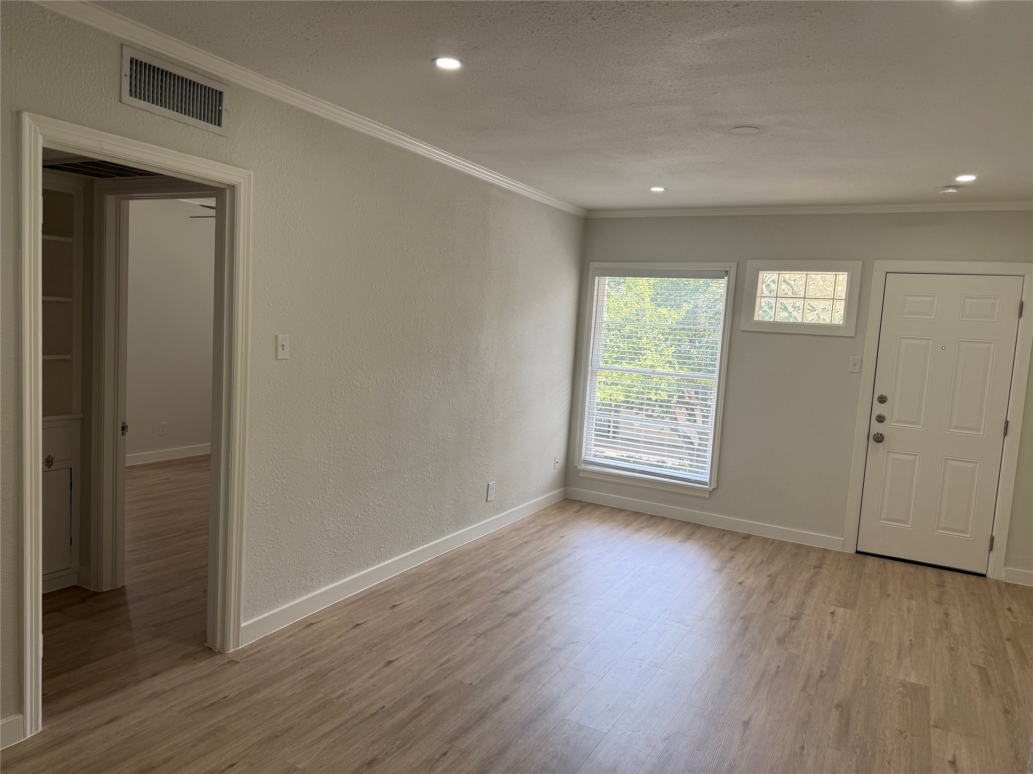4101 Douglas Avenue 204