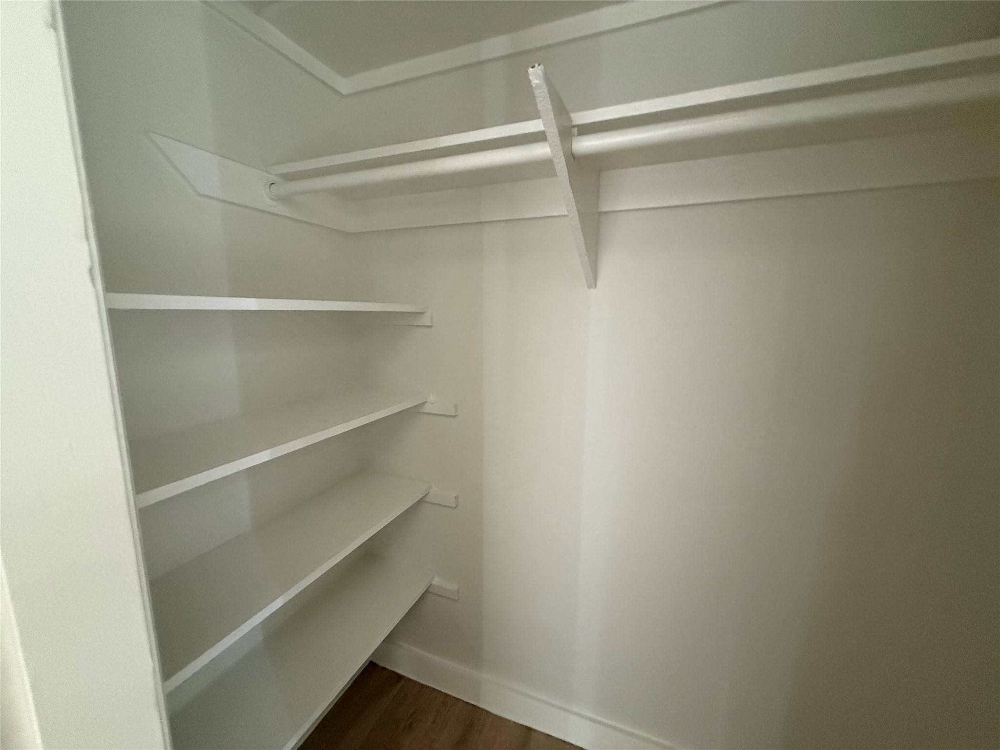 4101 Douglas Avenue 204