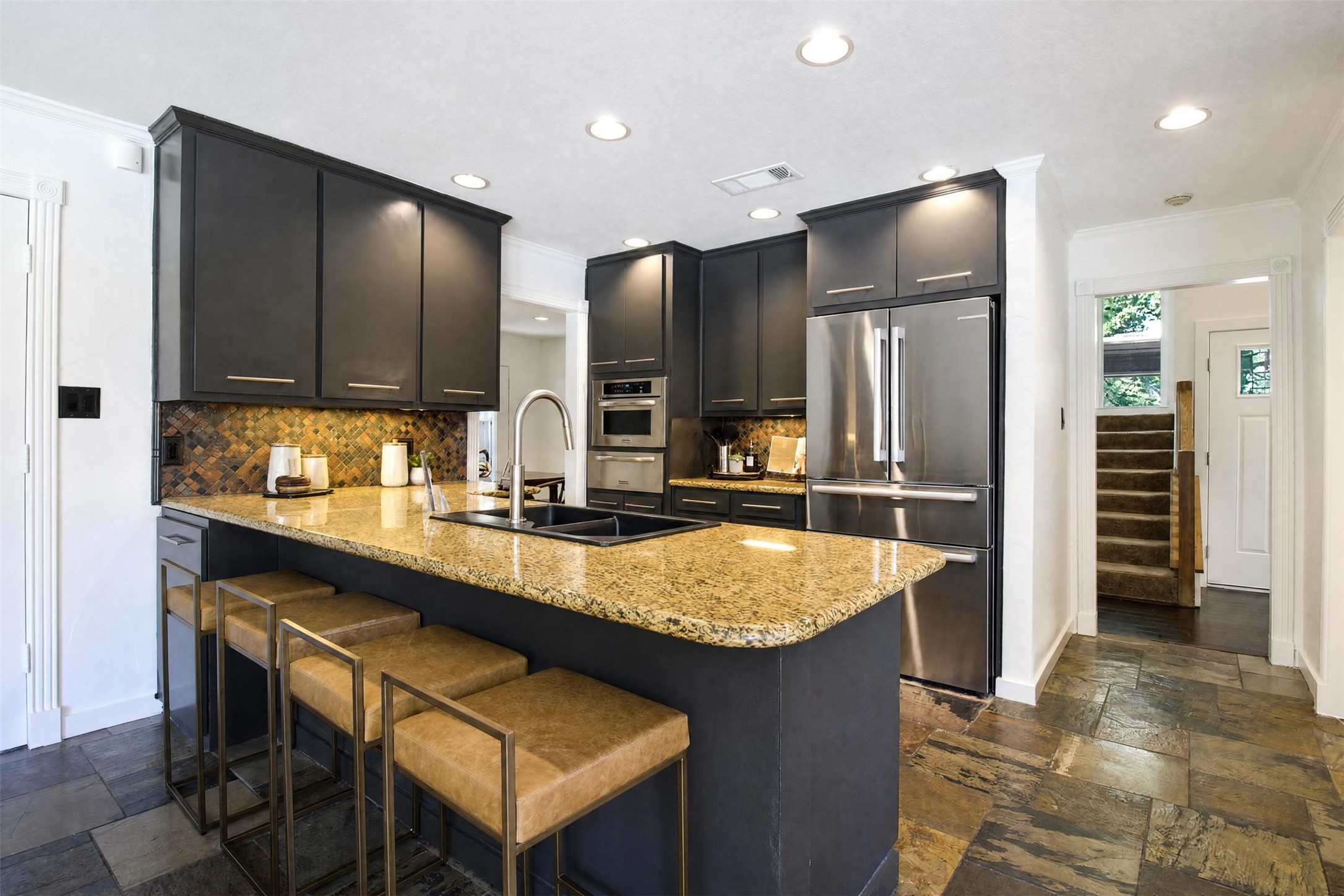11901 Woodbridge Drive