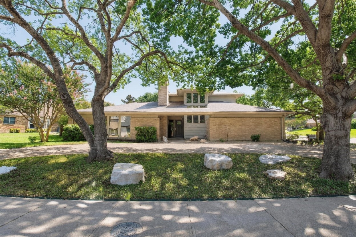 11901 Woodbridge Drive