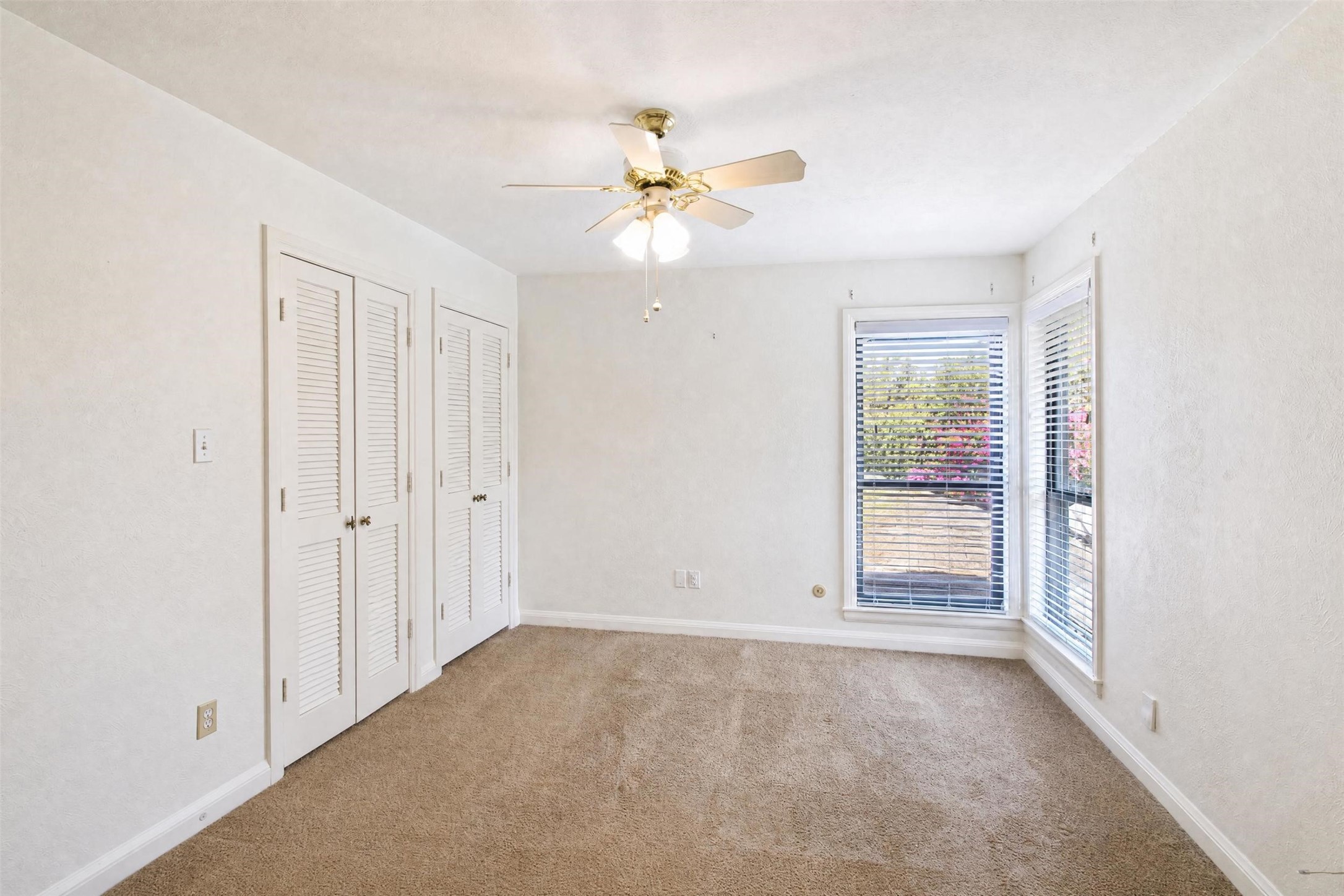 11901 Woodbridge Drive
