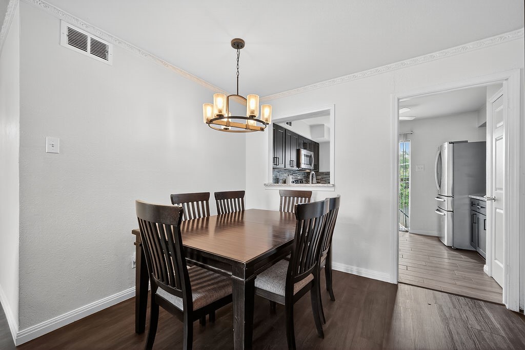 3609 Parkridge Drive 204