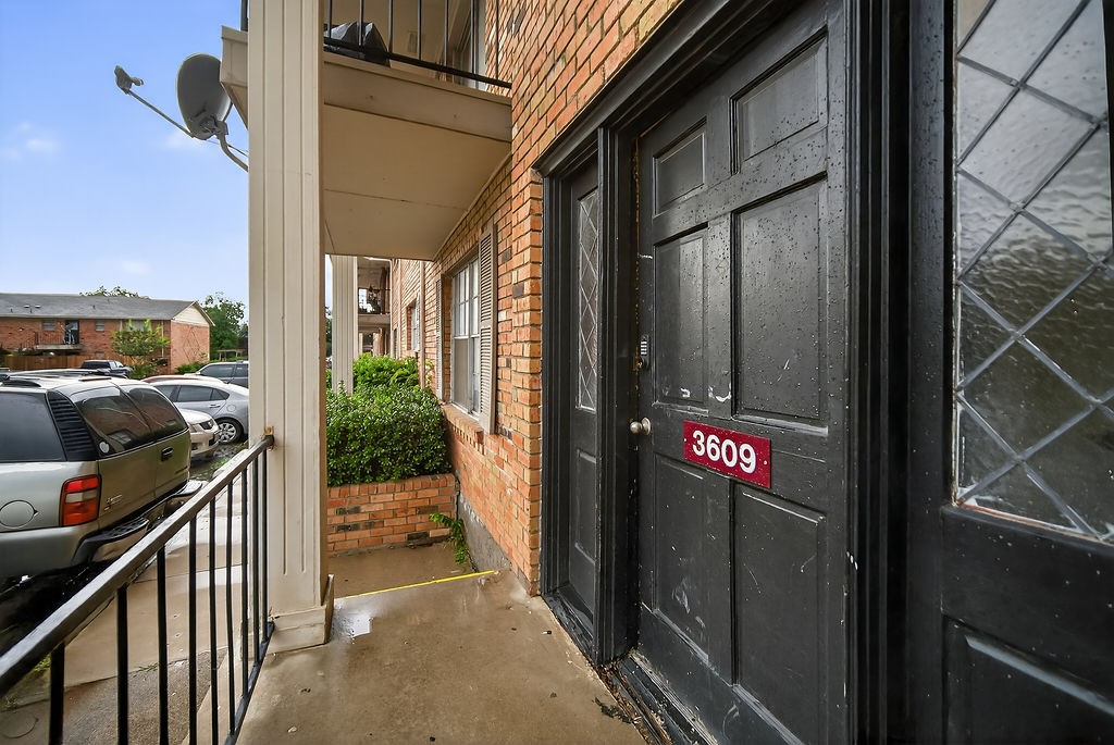 3609 Parkridge Drive 204