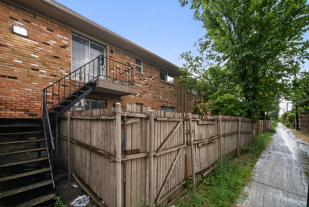 3609 Parkridge Drive 204