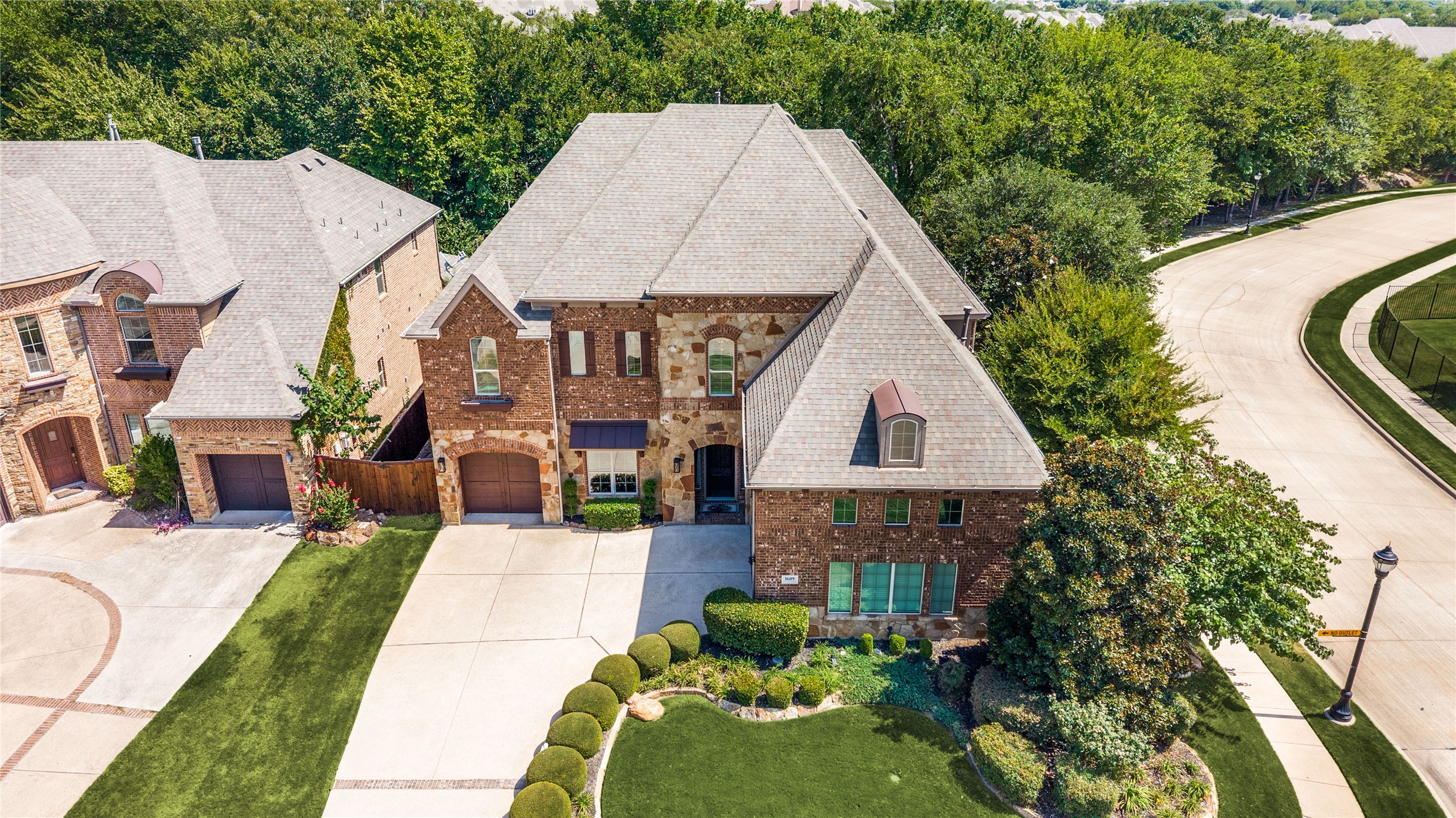 1609 Alamosa Drive