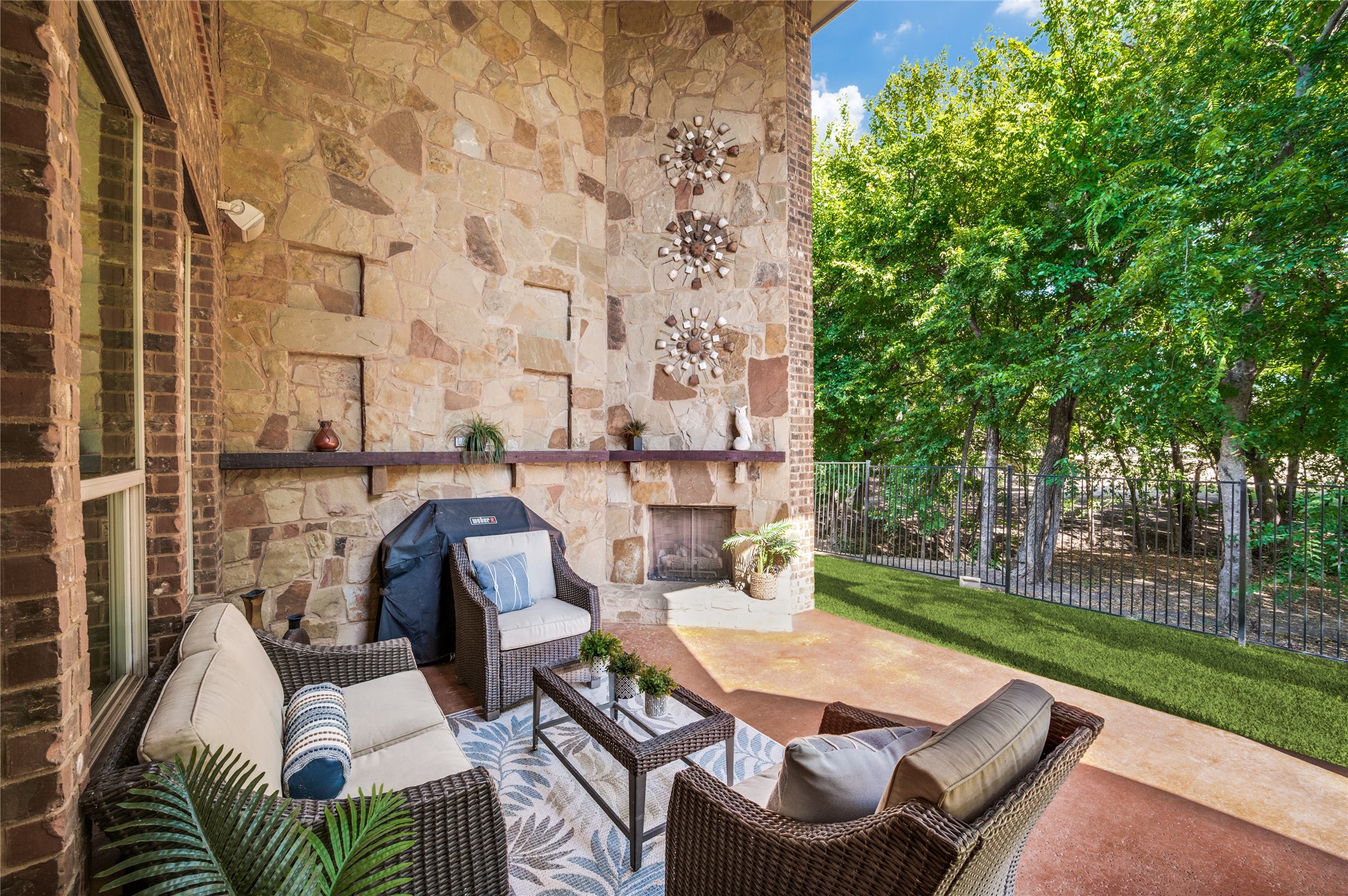 1609 Alamosa Drive