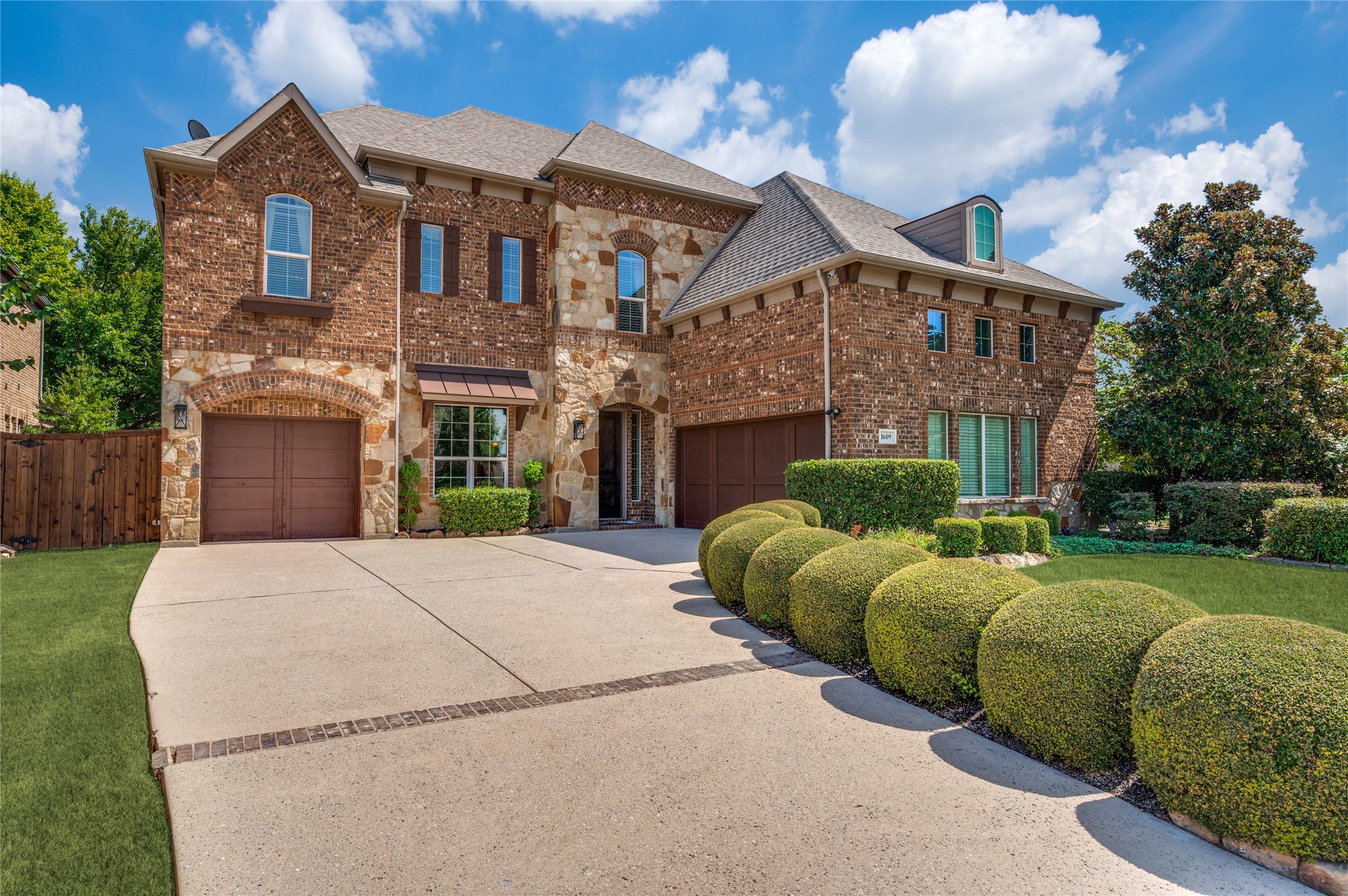 1609 Alamosa Drive