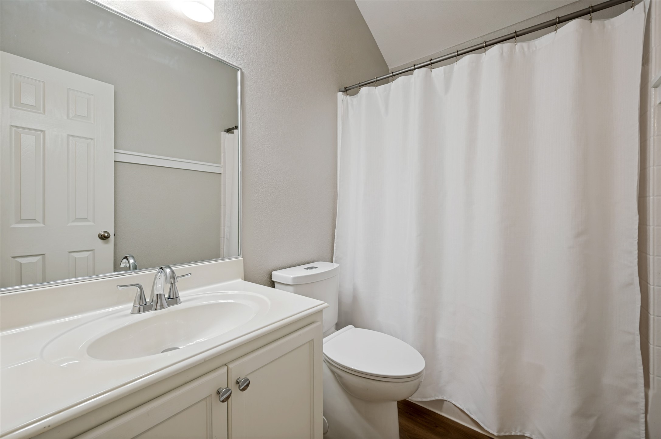 3707 Redwood Circle