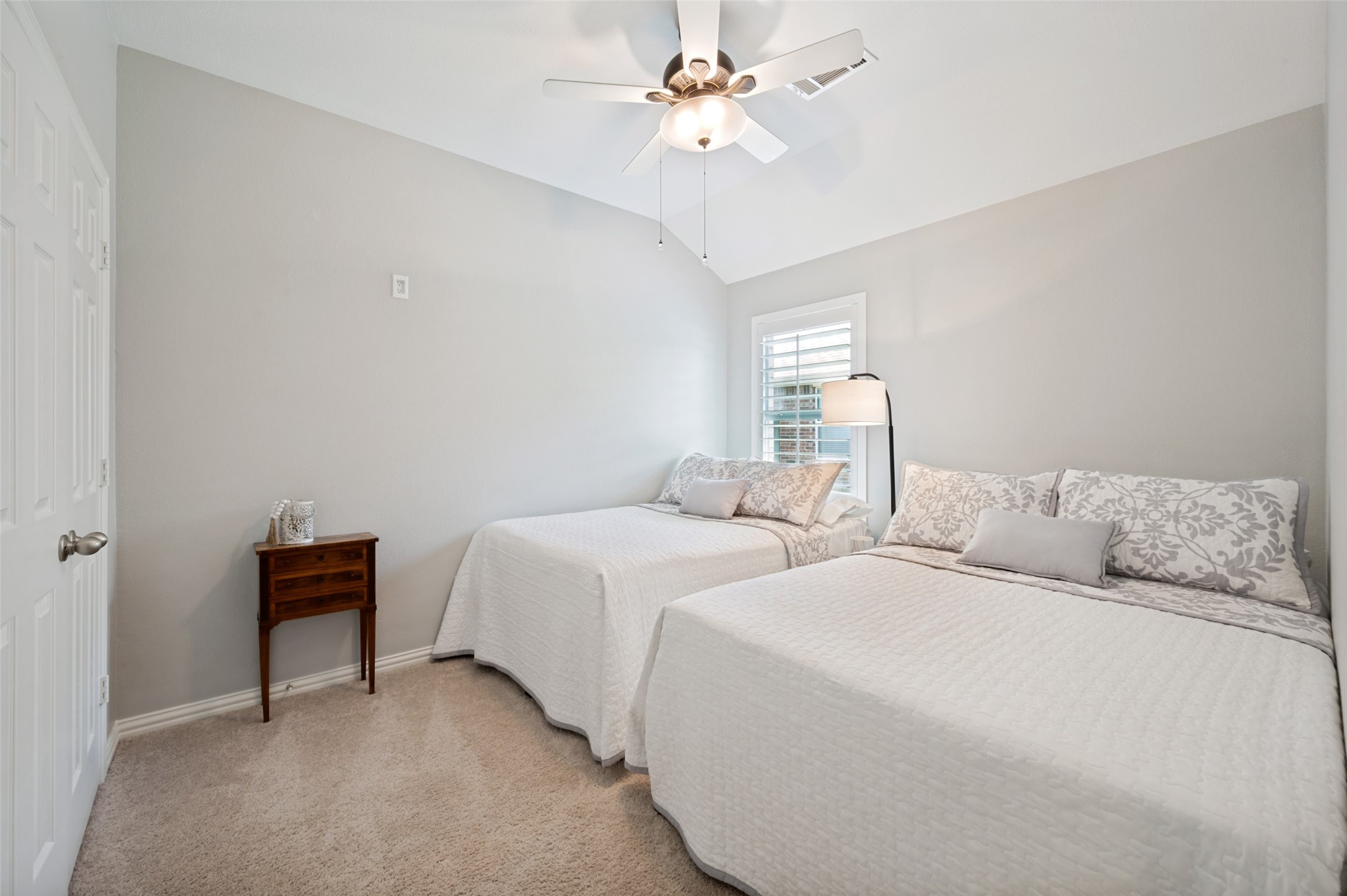 3707 Redwood Circle