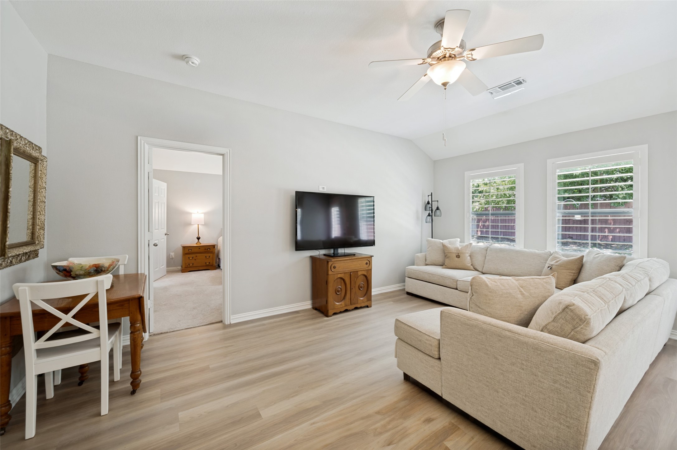 3707 Redwood Circle