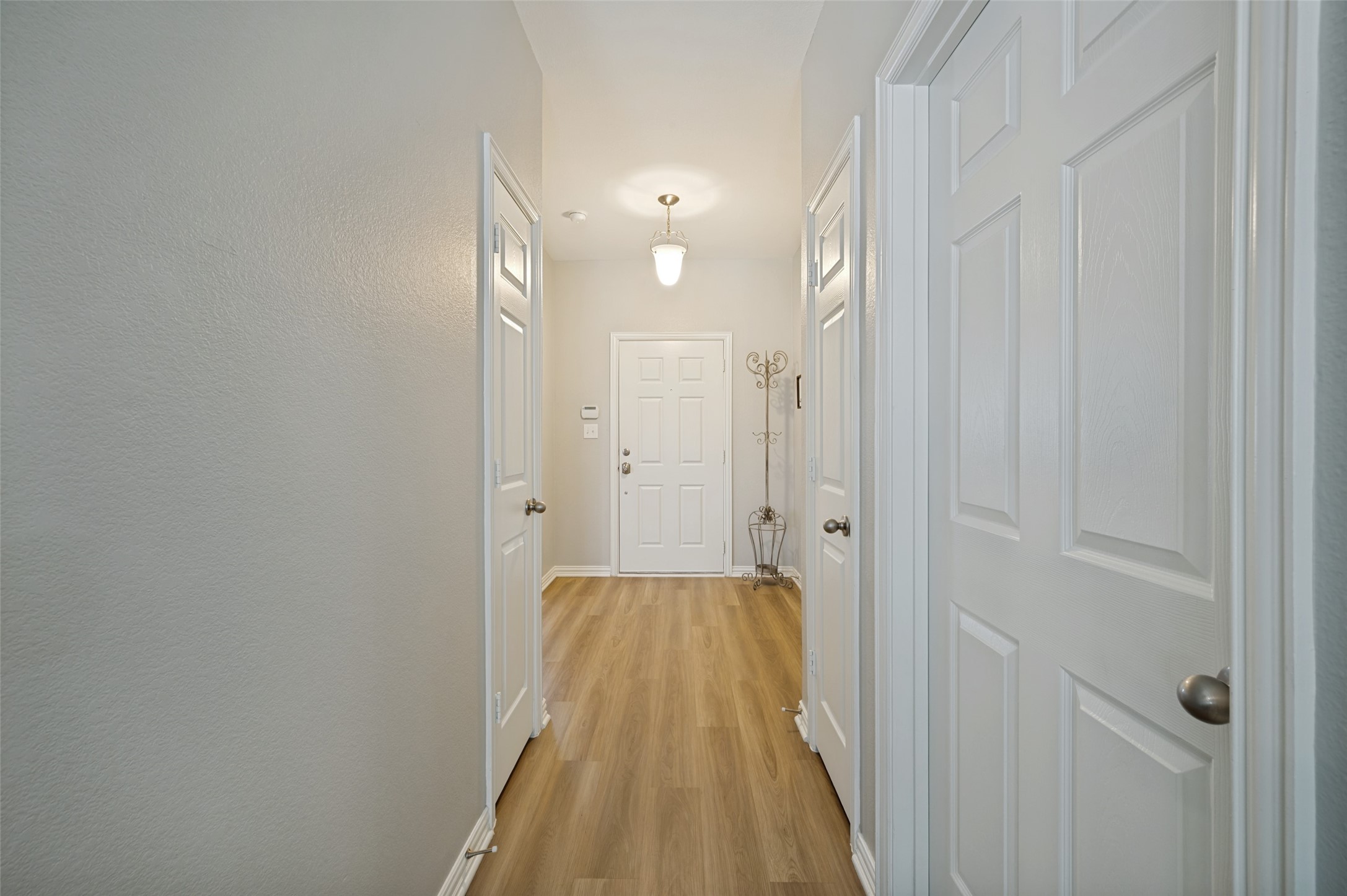 3707 Redwood Circle