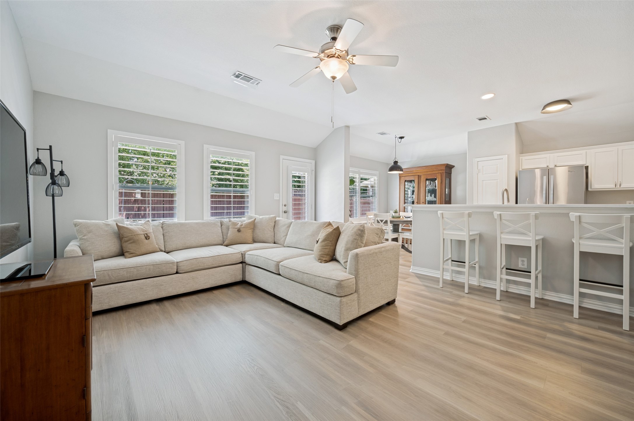 3707 Redwood Circle