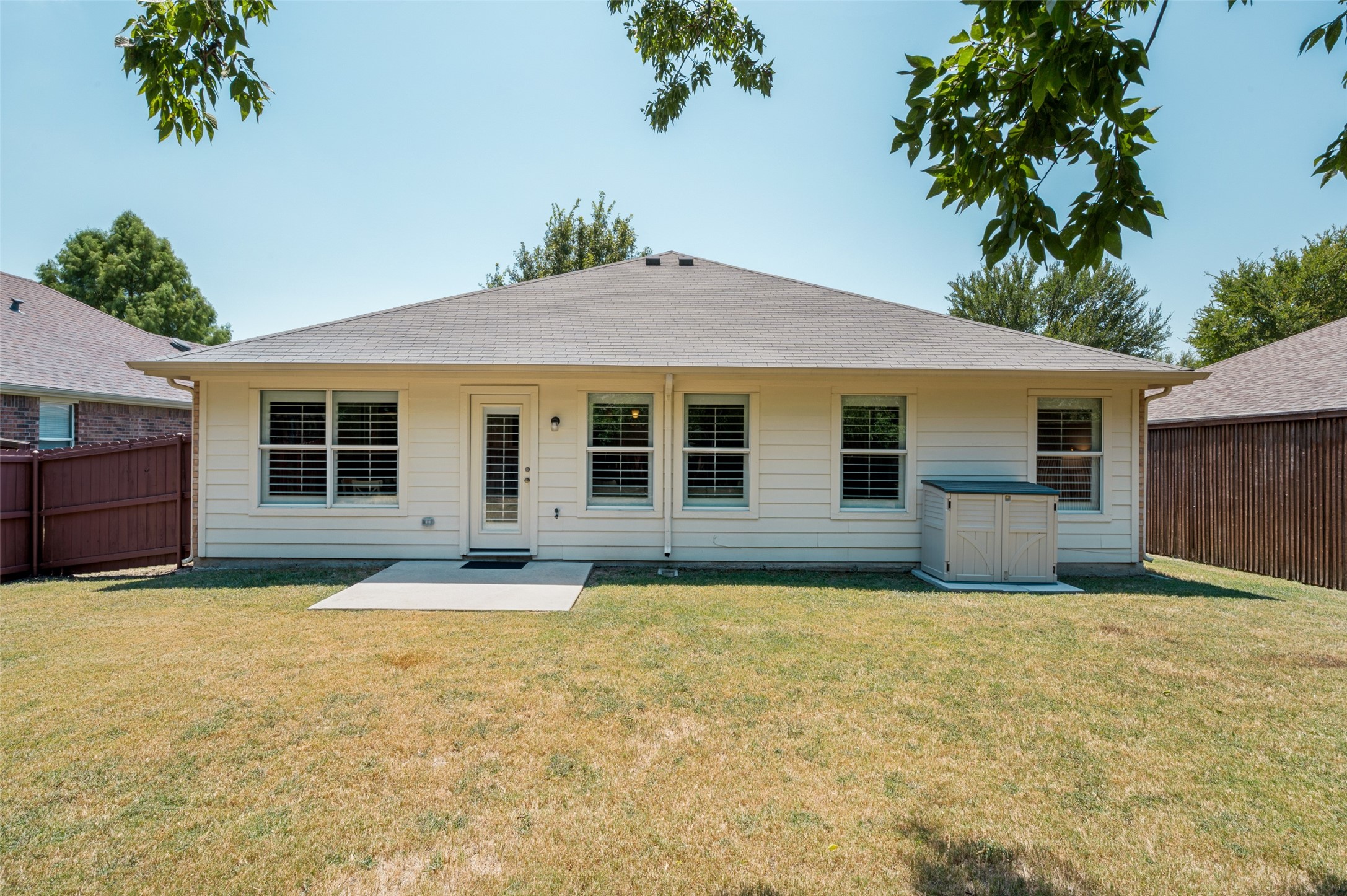 3707 Redwood Circle