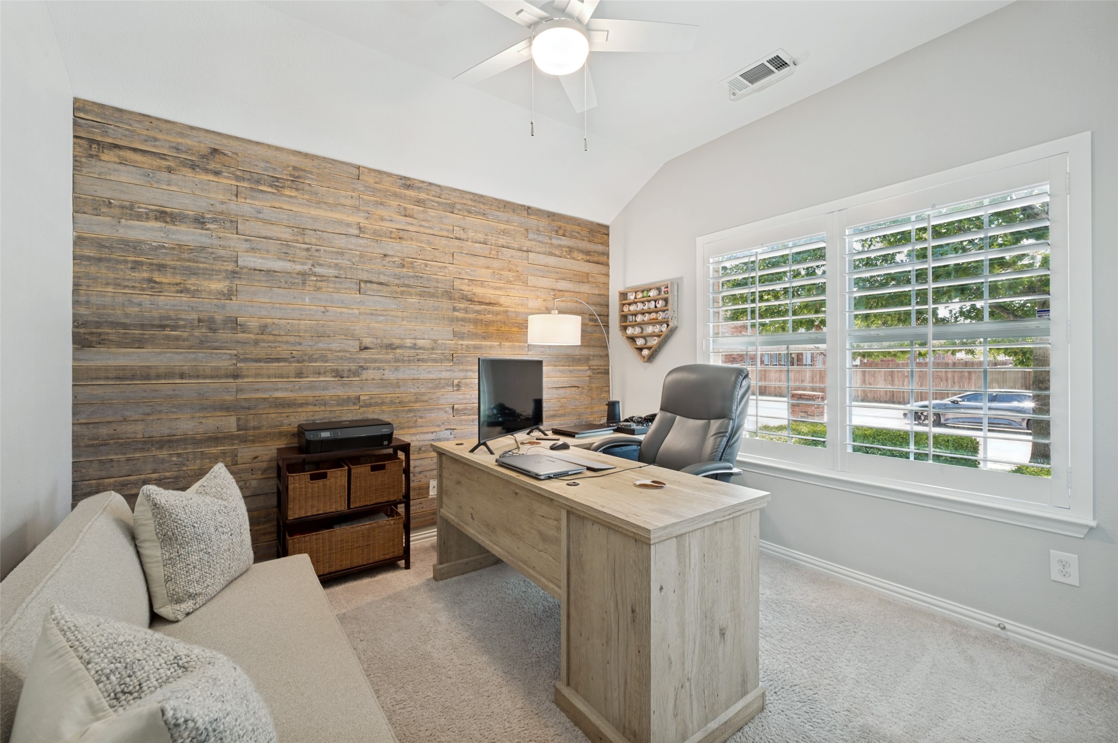 3707 Redwood Circle