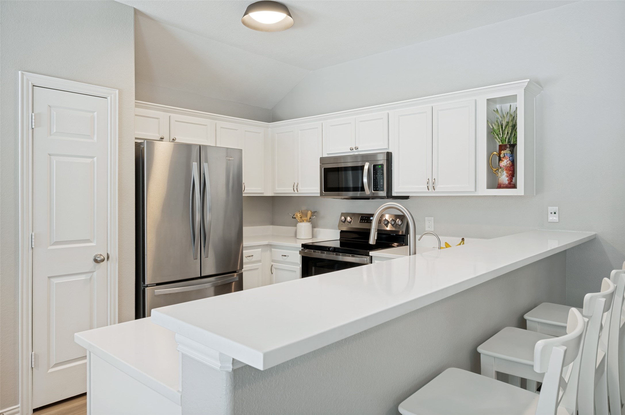 3707 Redwood Circle