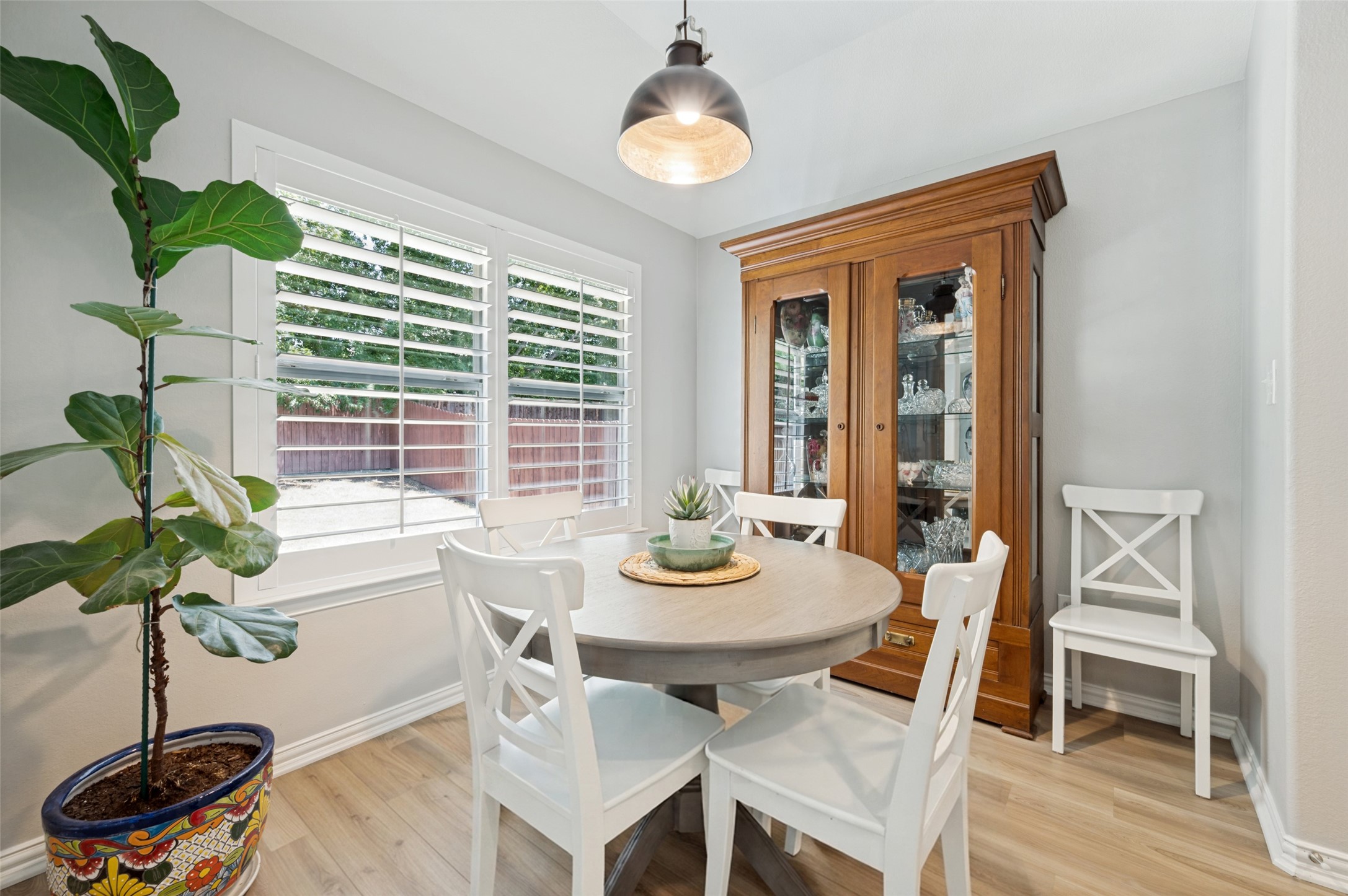 3707 Redwood Circle