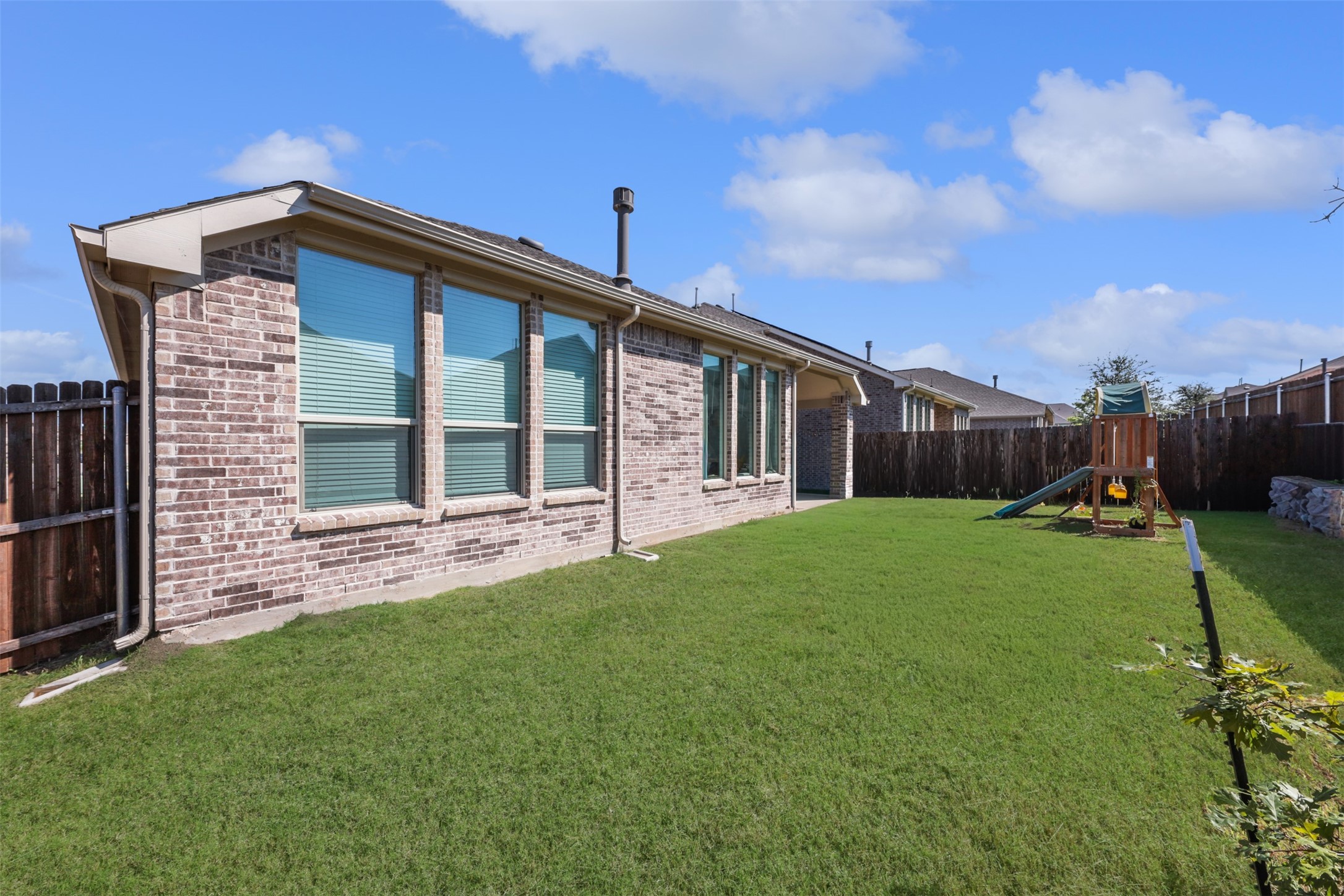 1209 Sweetgum Street