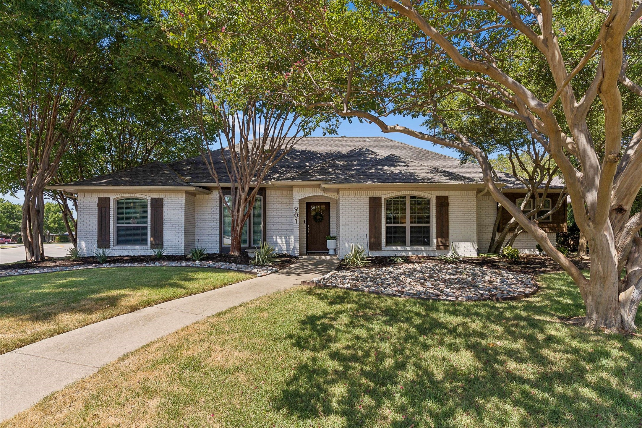 901 Autumn Lake Drive