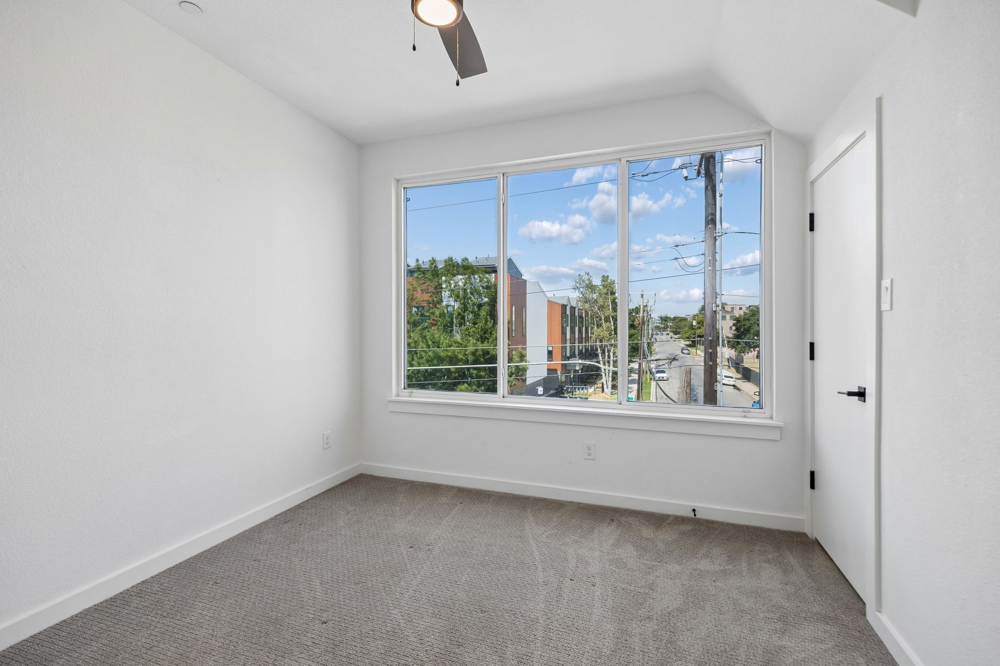 1901 N Carroll Avenue 104