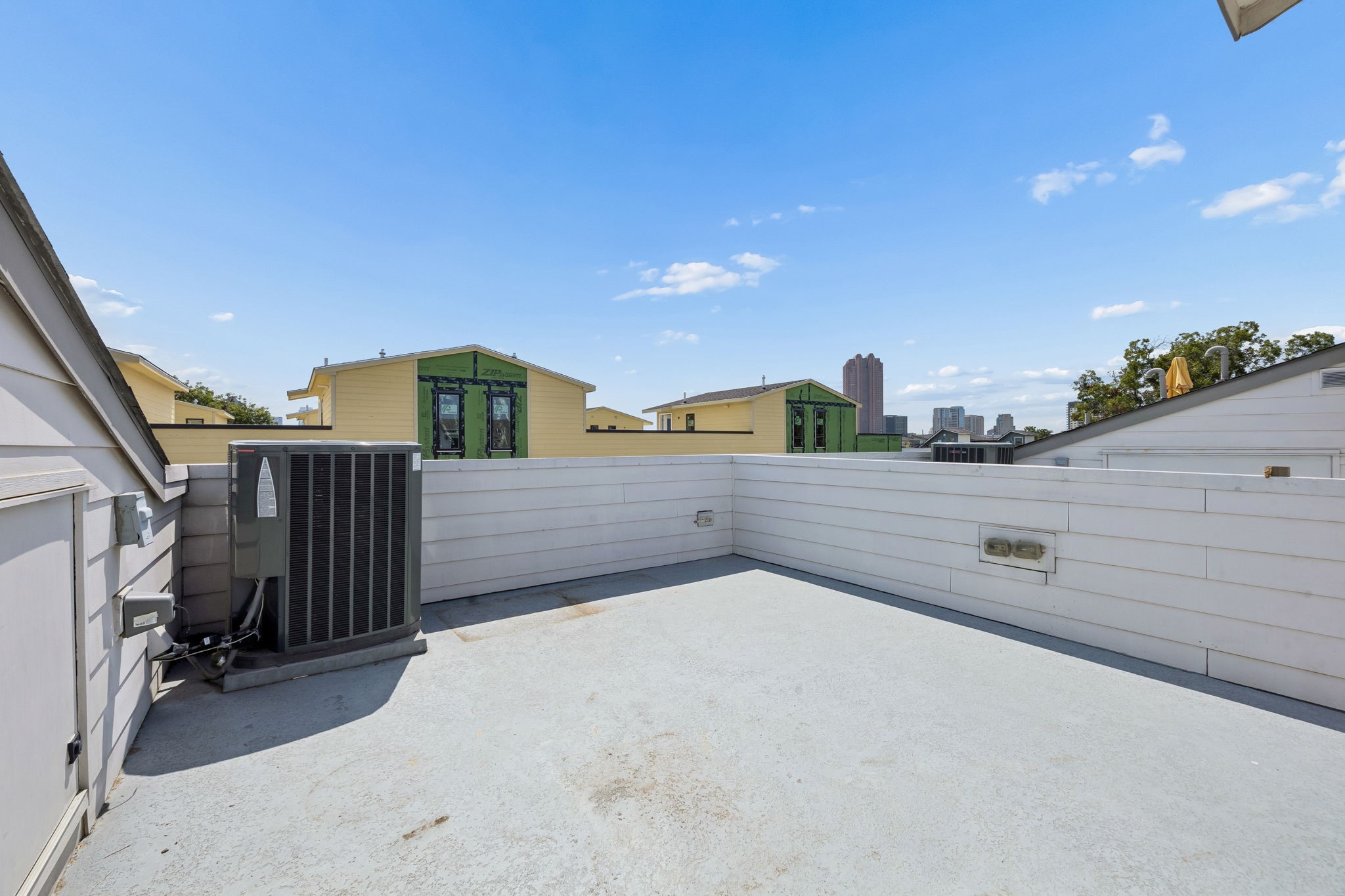 1901 N Carroll Avenue 104