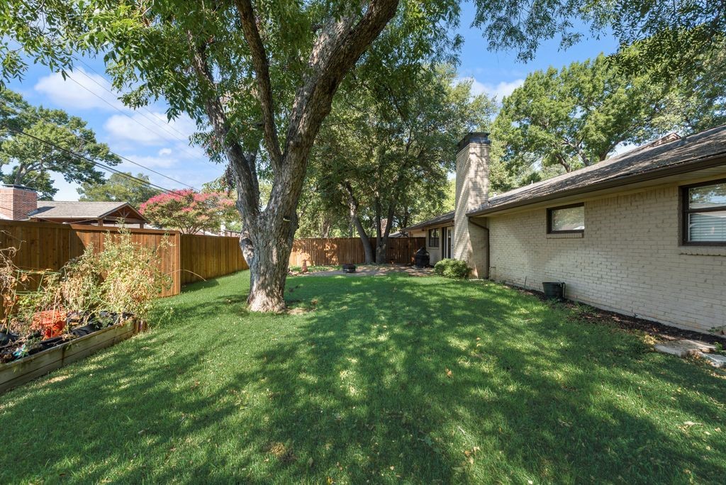 3662 Weeburn Drive