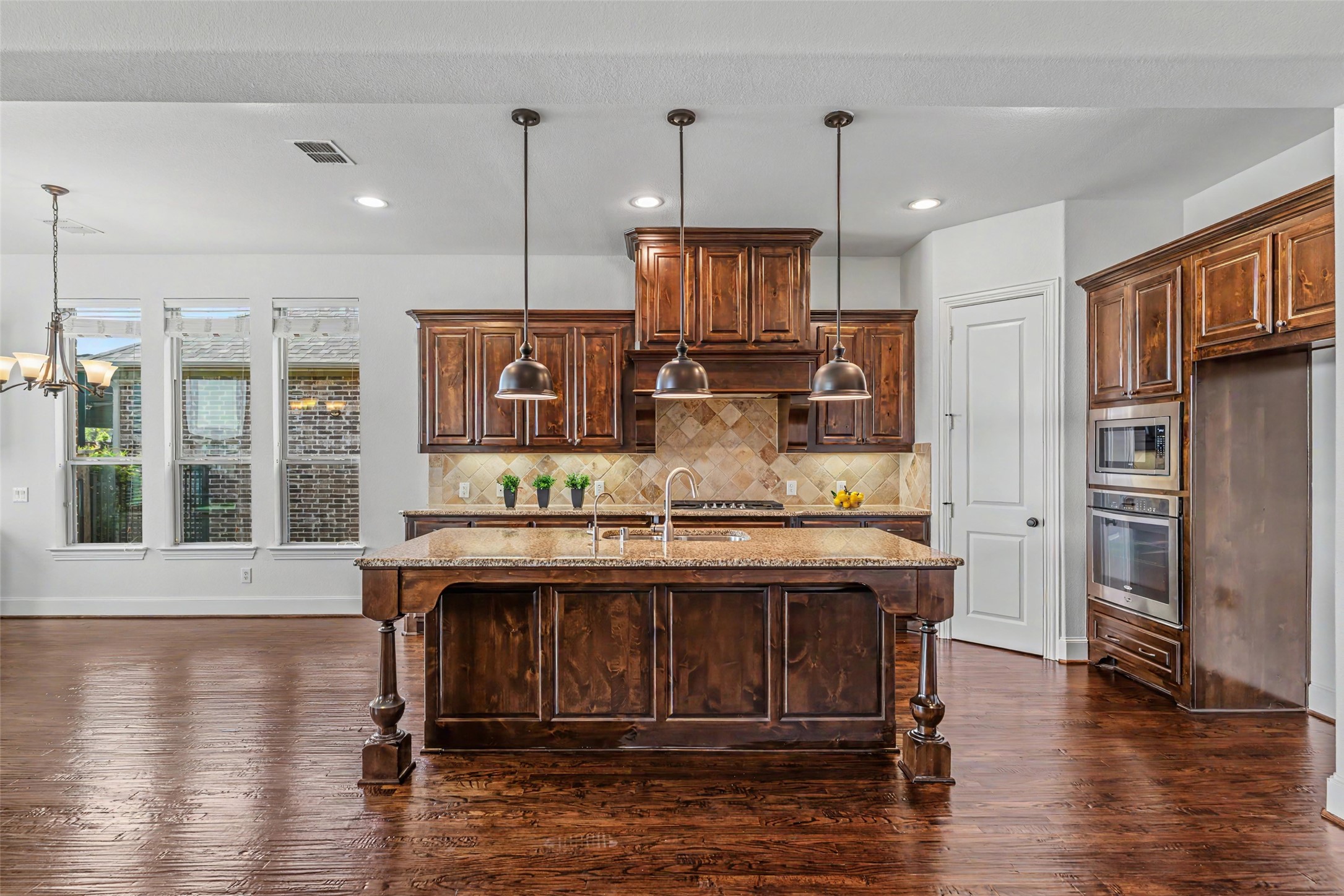 7527 Wright Drive