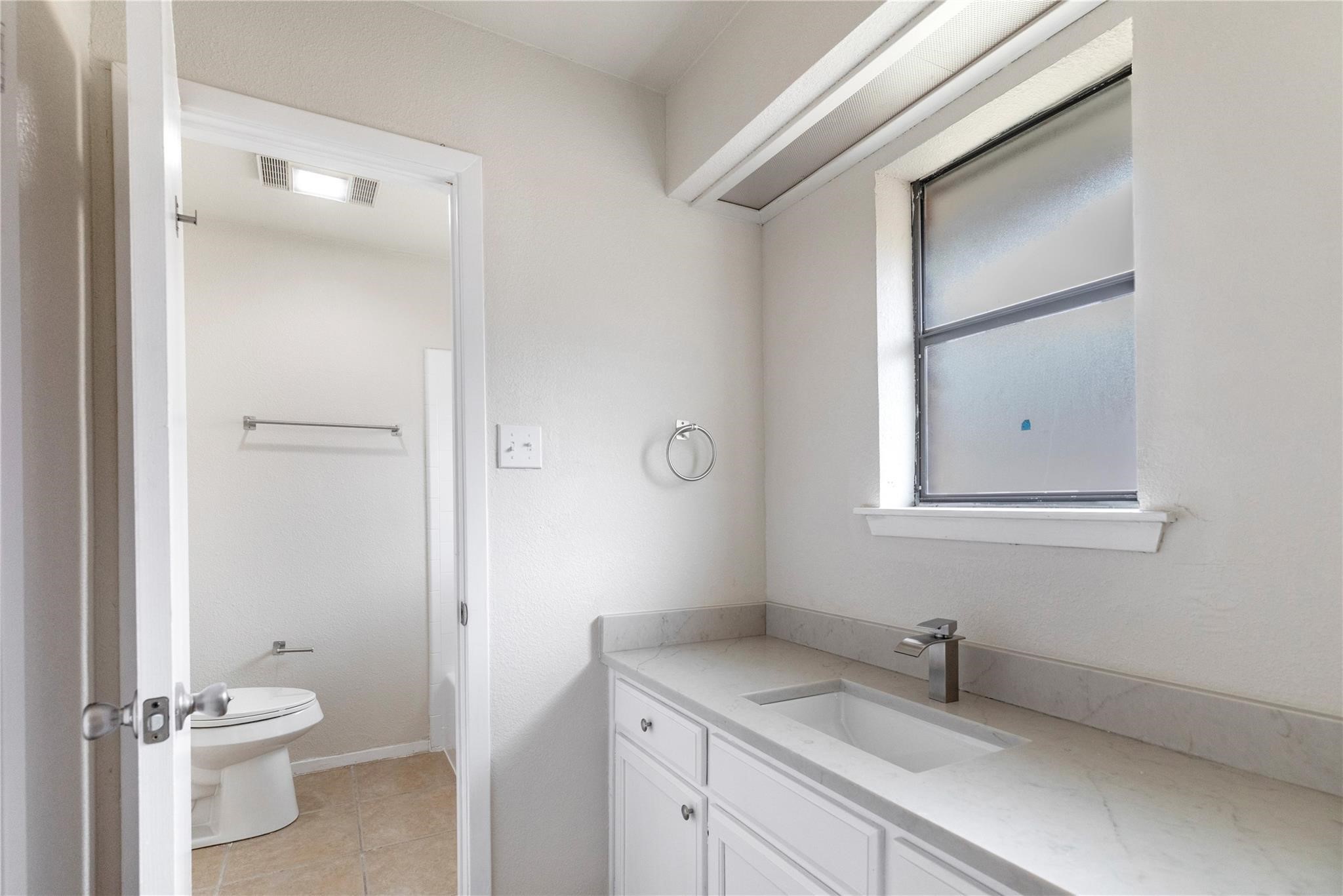 1610 Brown Trail