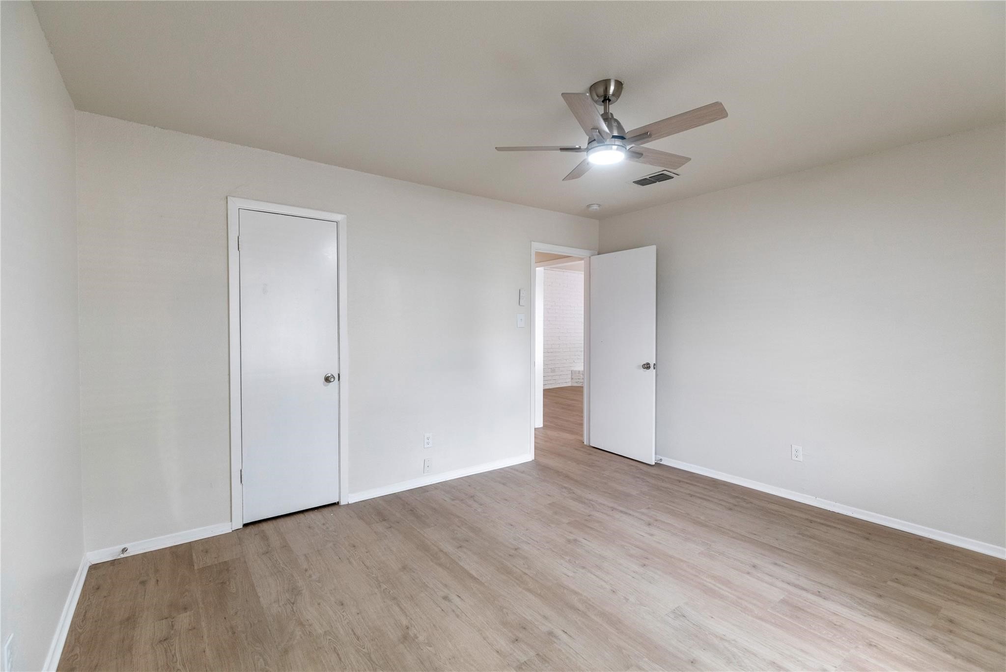 1610 Brown Trail