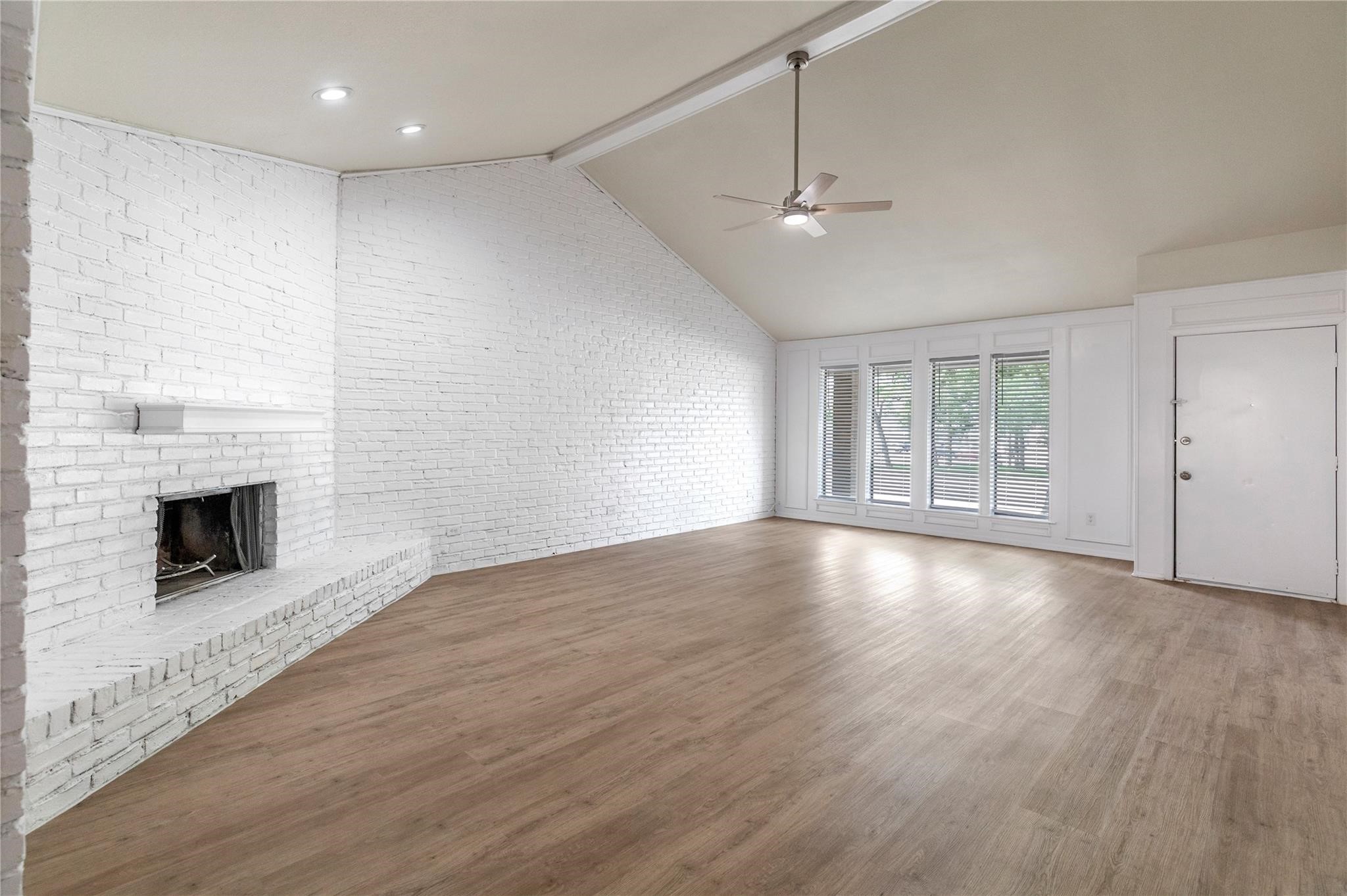 1610 Brown Trail