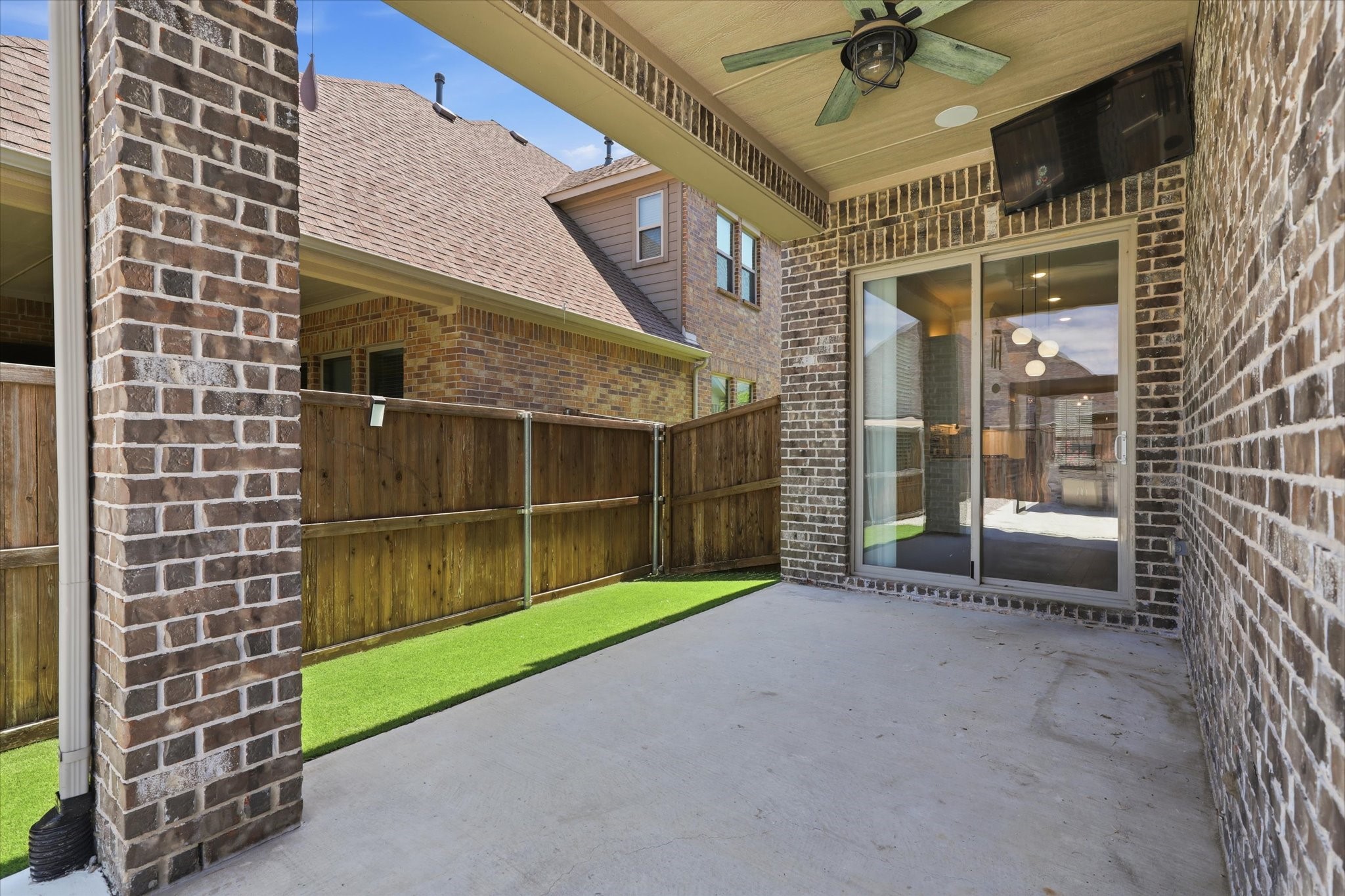 2433 Mare Road