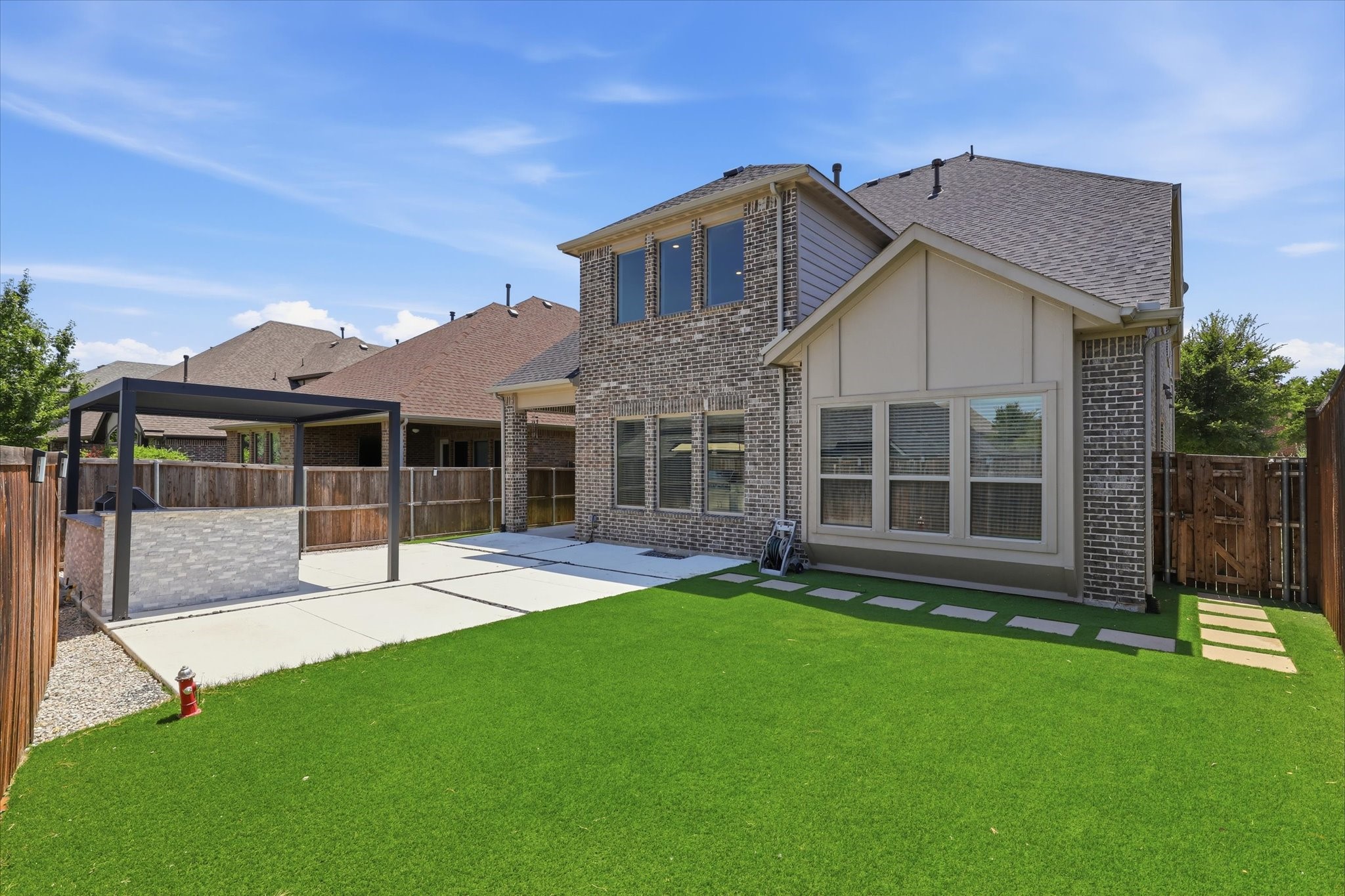 2433 Mare Road