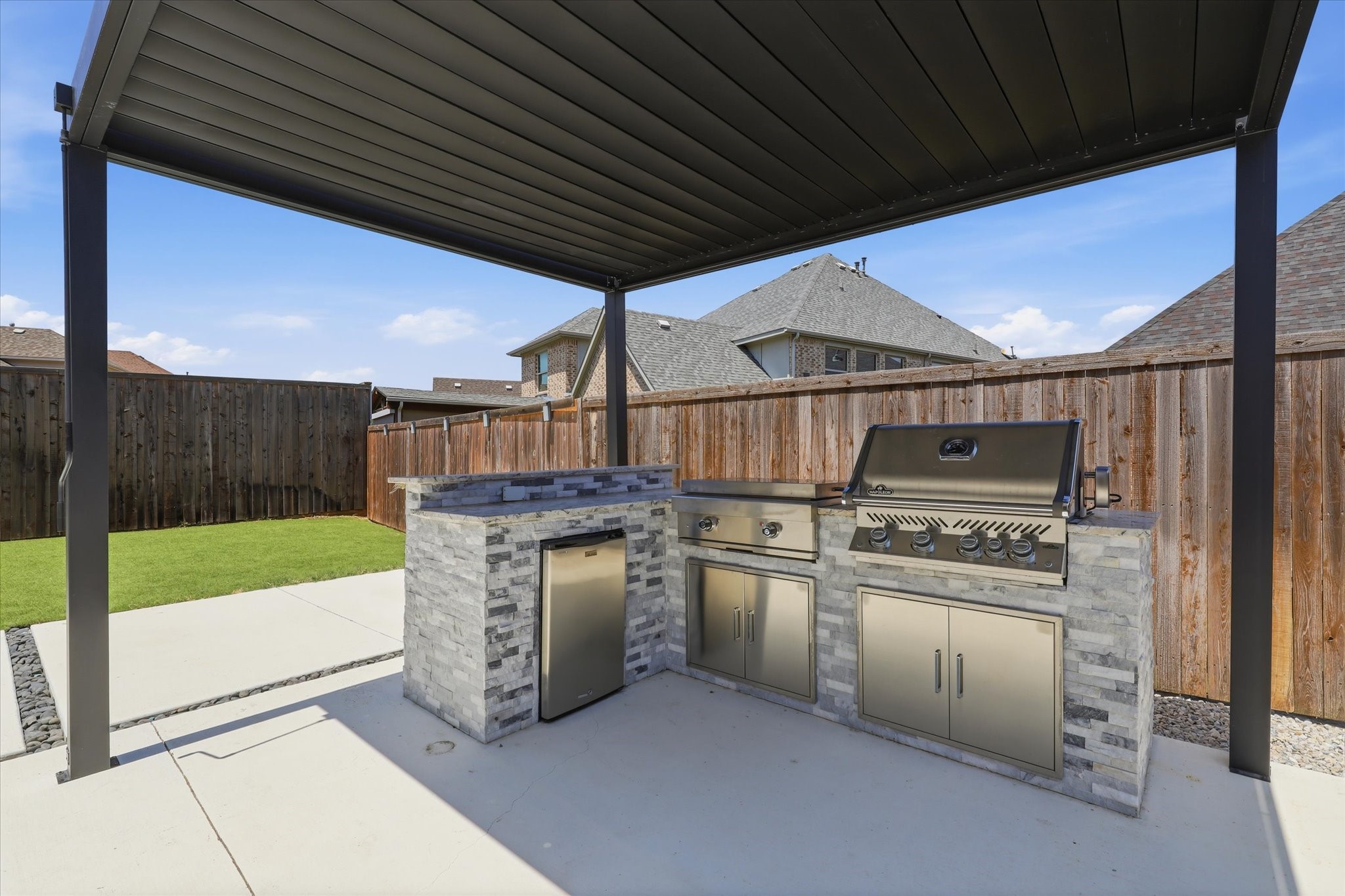 2433 Mare Road