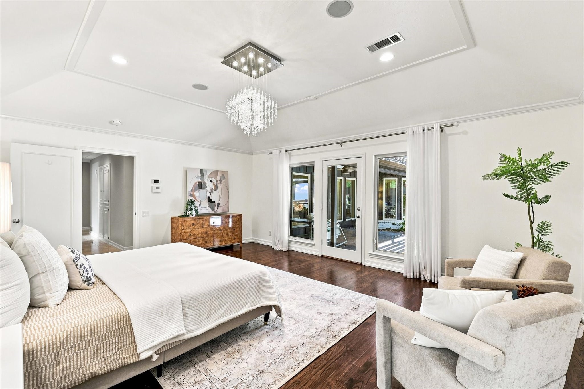 5702 Club Oaks Drive