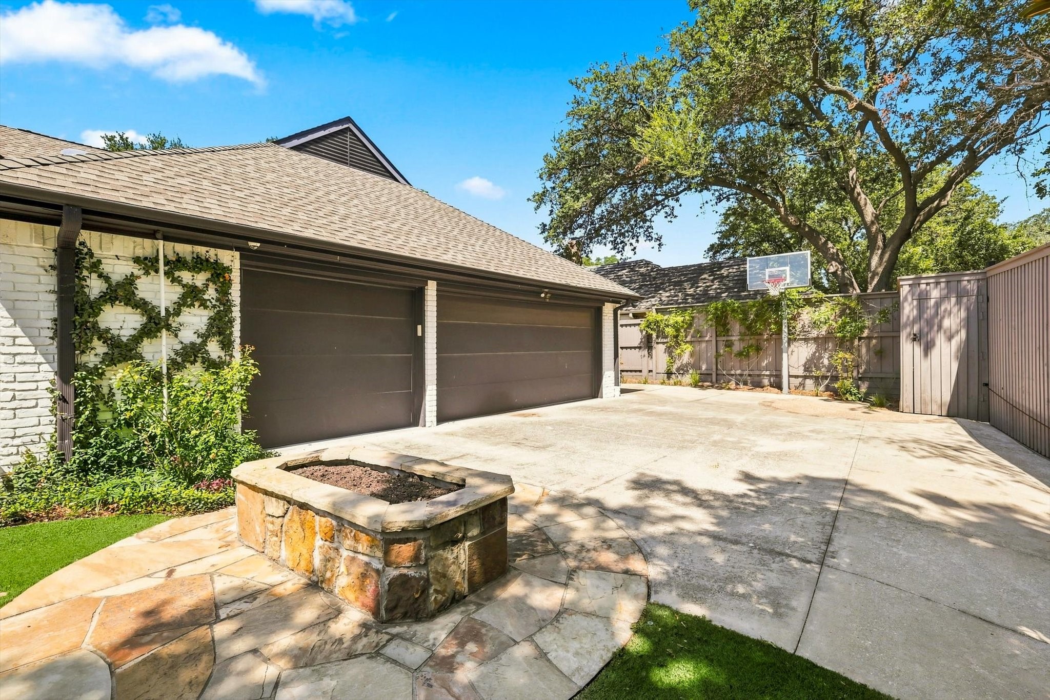 5702 Club Oaks Drive