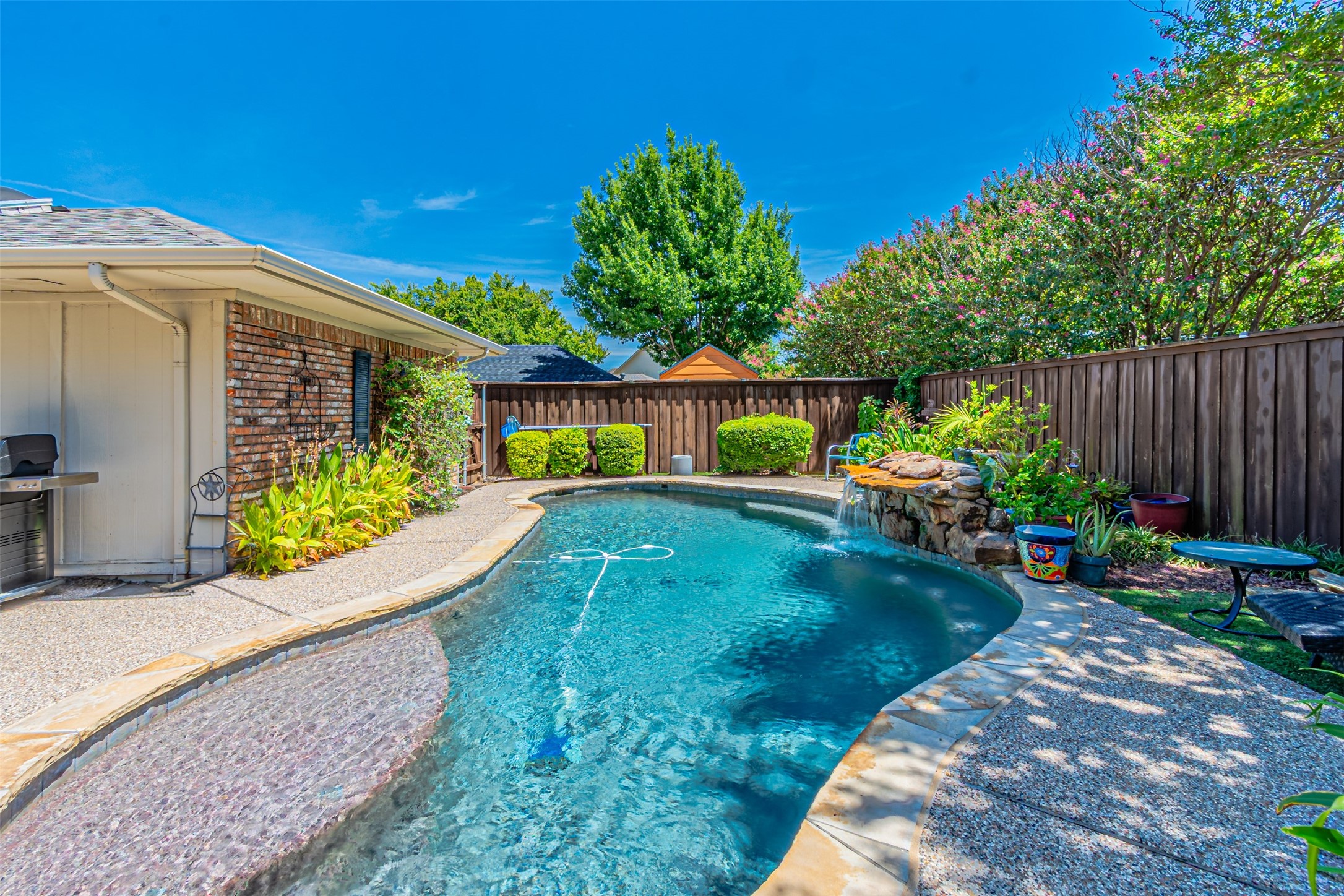 2509 Shadow Lane Drive