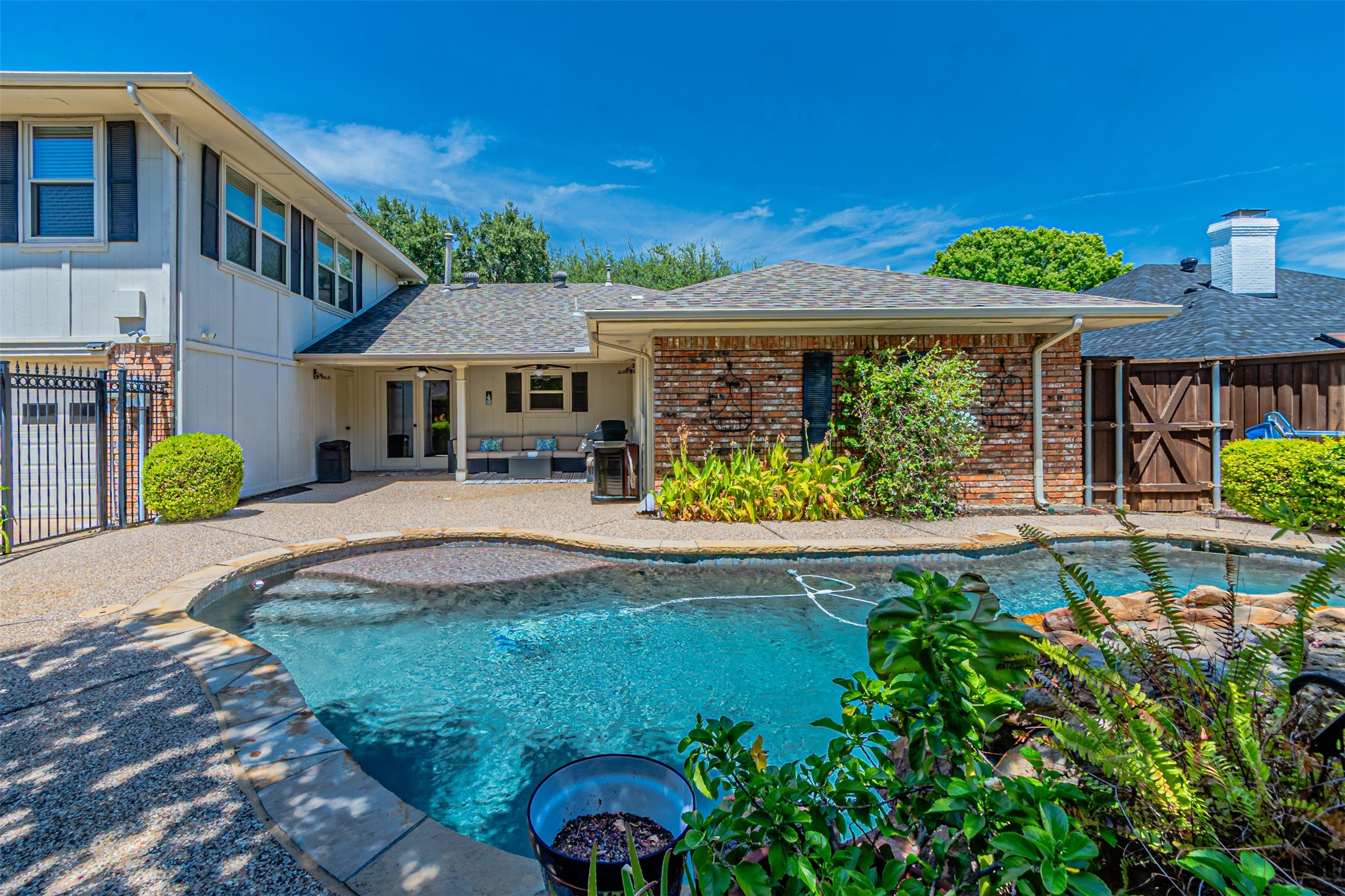 2509 Shadow Lane Drive