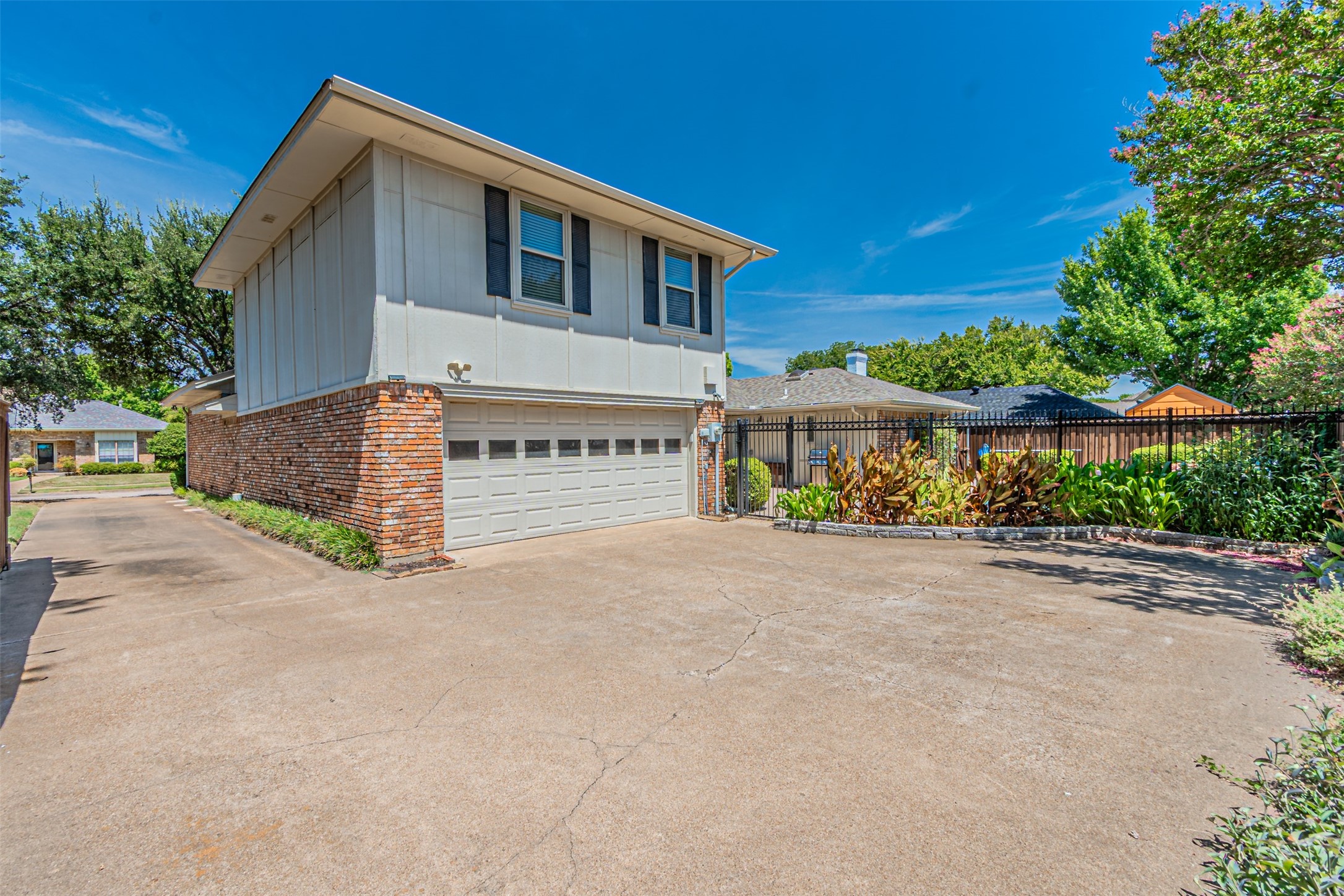 2509 Shadow Lane Drive