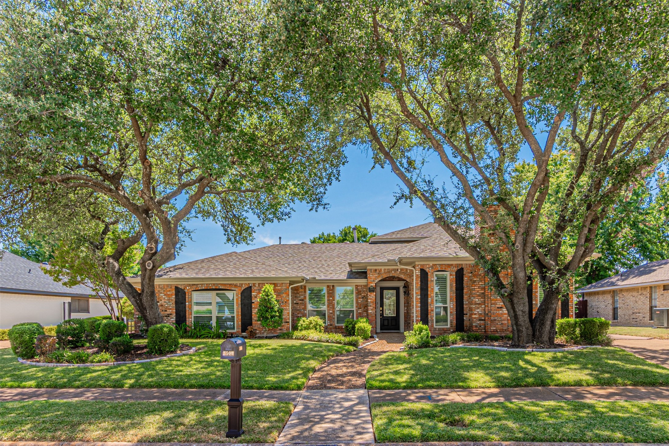 2509 Shadow Lane Drive