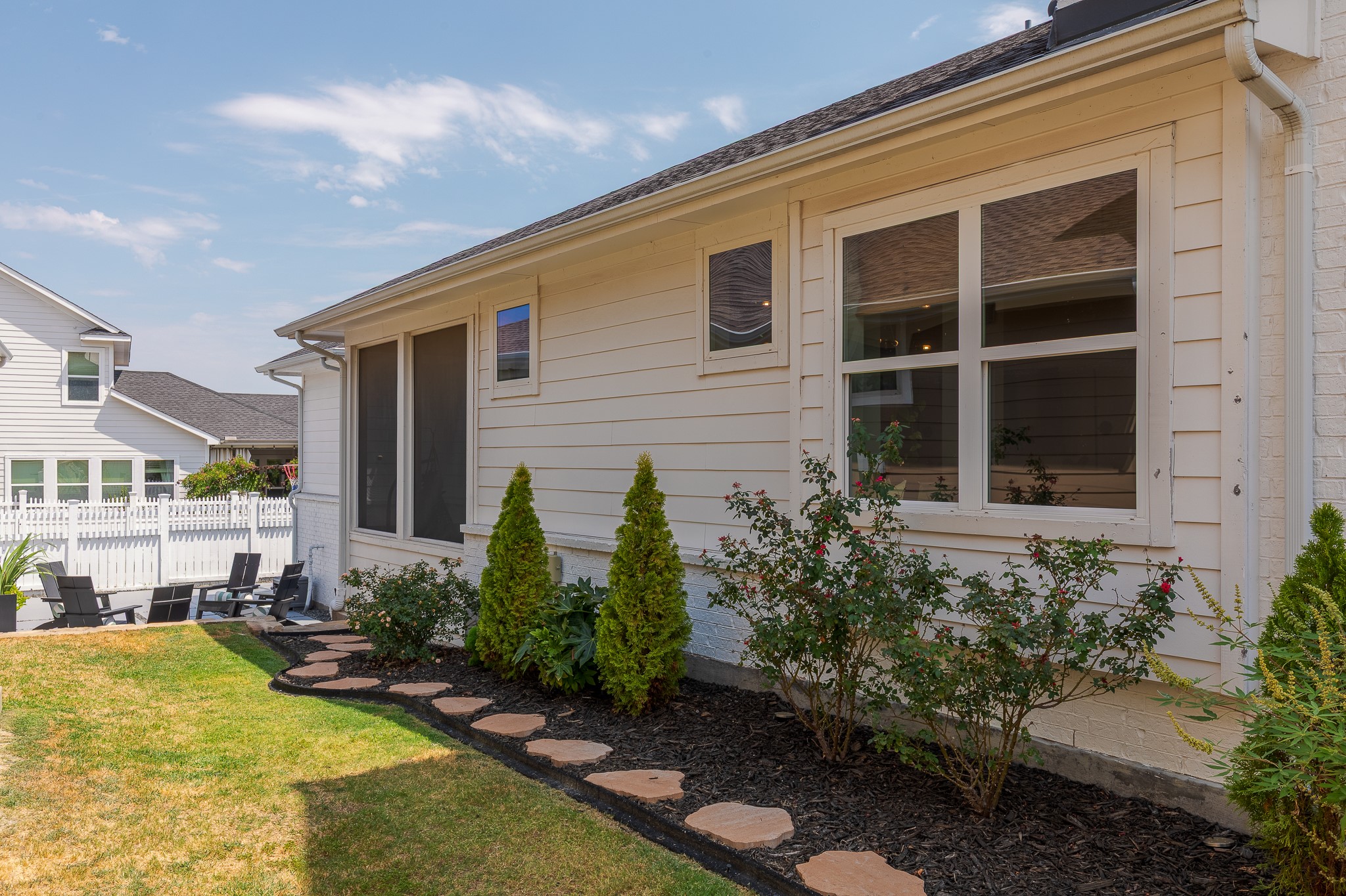 2216 Tremont Boulevard