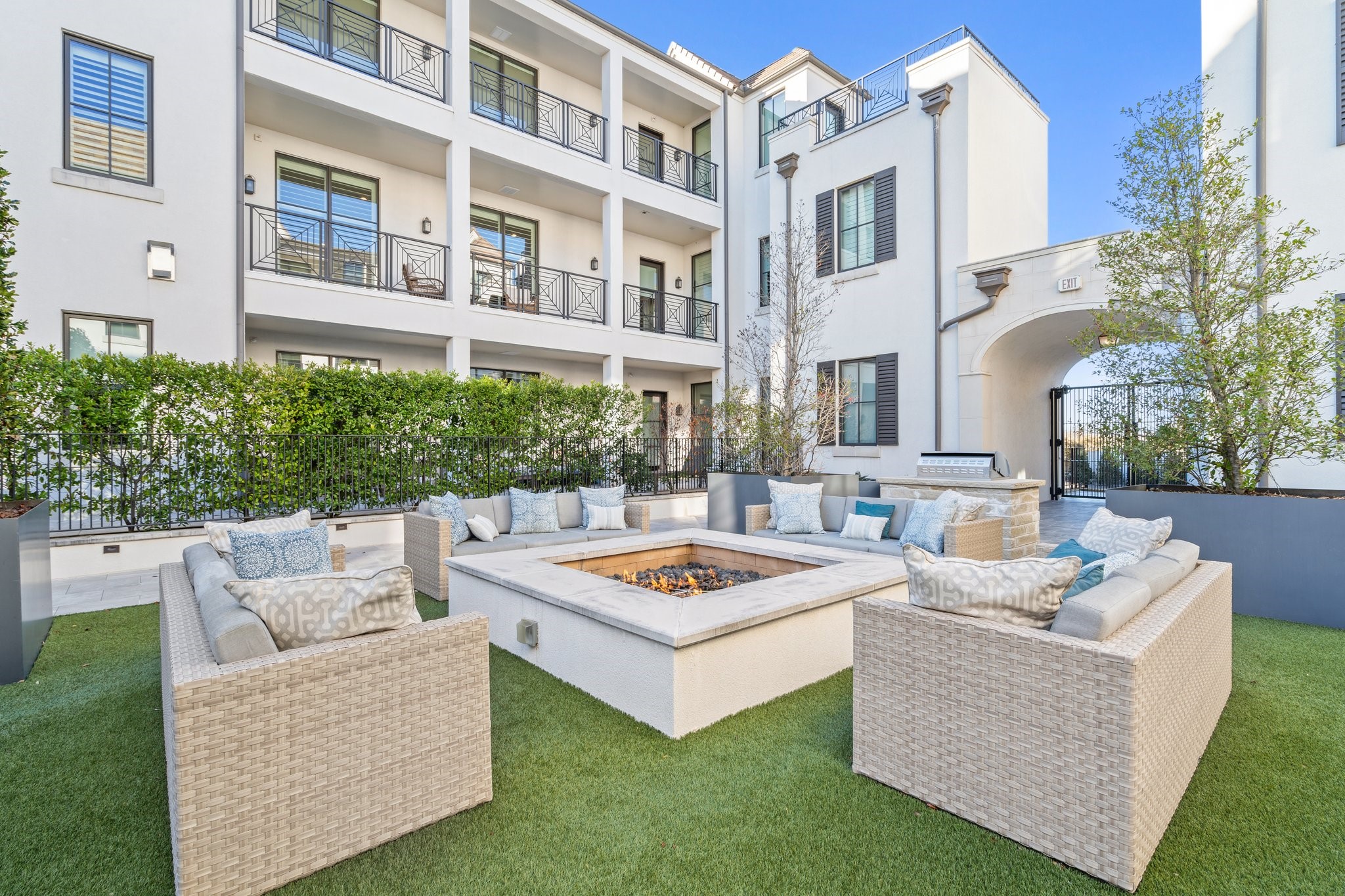 5270 Town And Country Boulevard 233