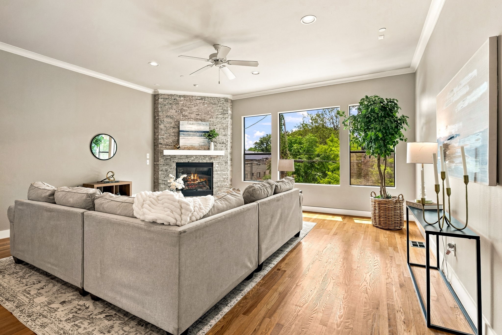 4023 Rawlins Street 105