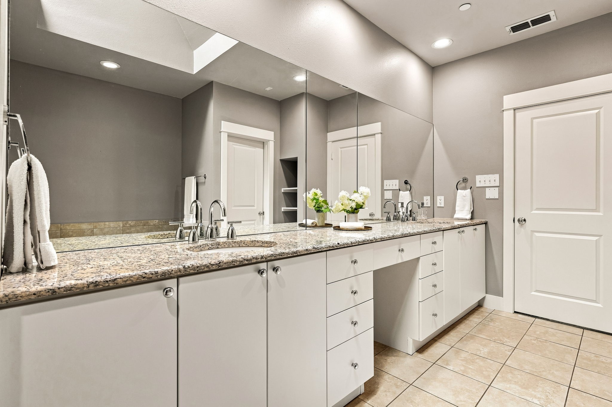 4023 Rawlins Street 105