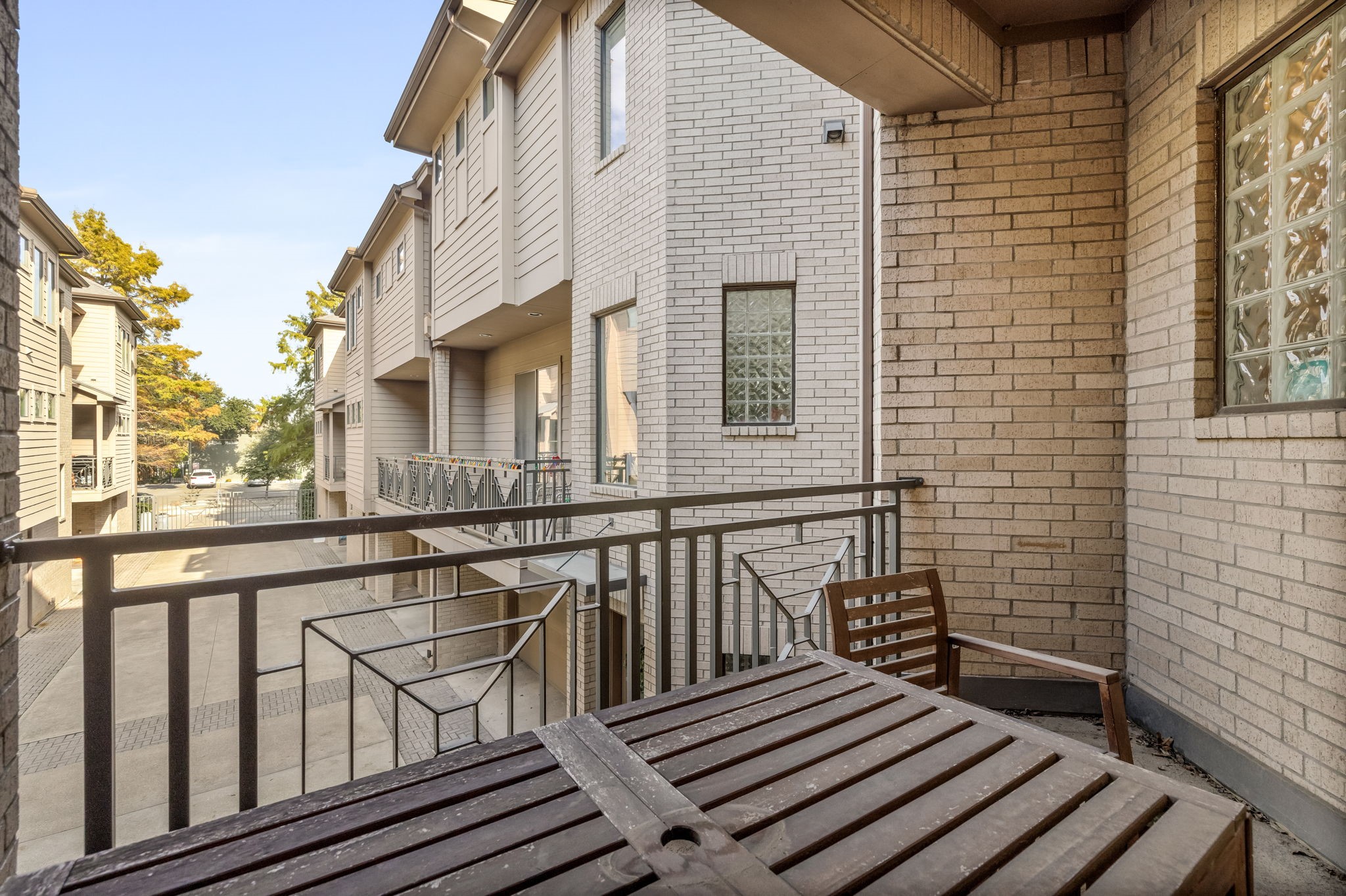 4023 Rawlins Street 105