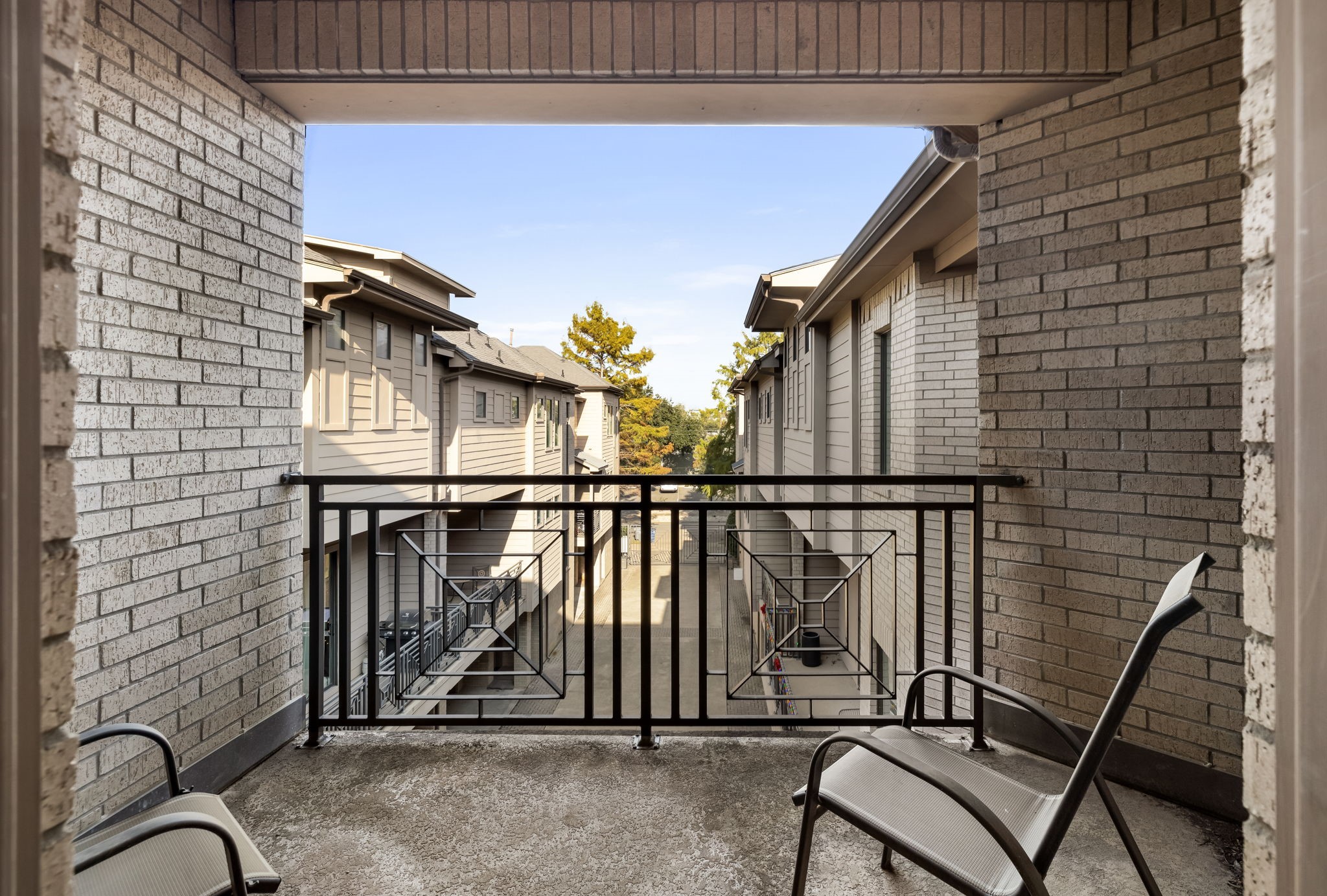 4023 Rawlins Street 105